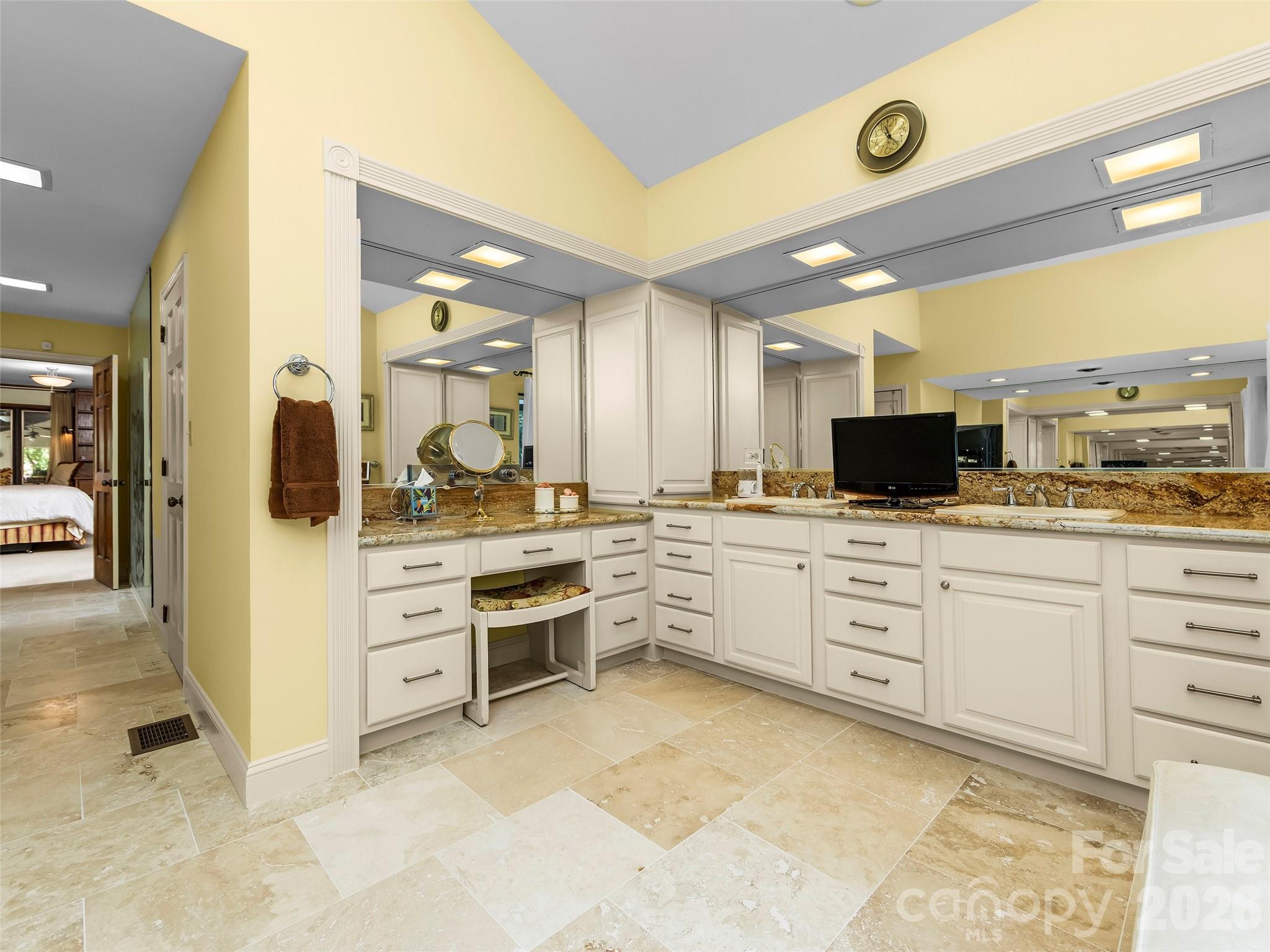 69 Forest Road Property Photo 21
