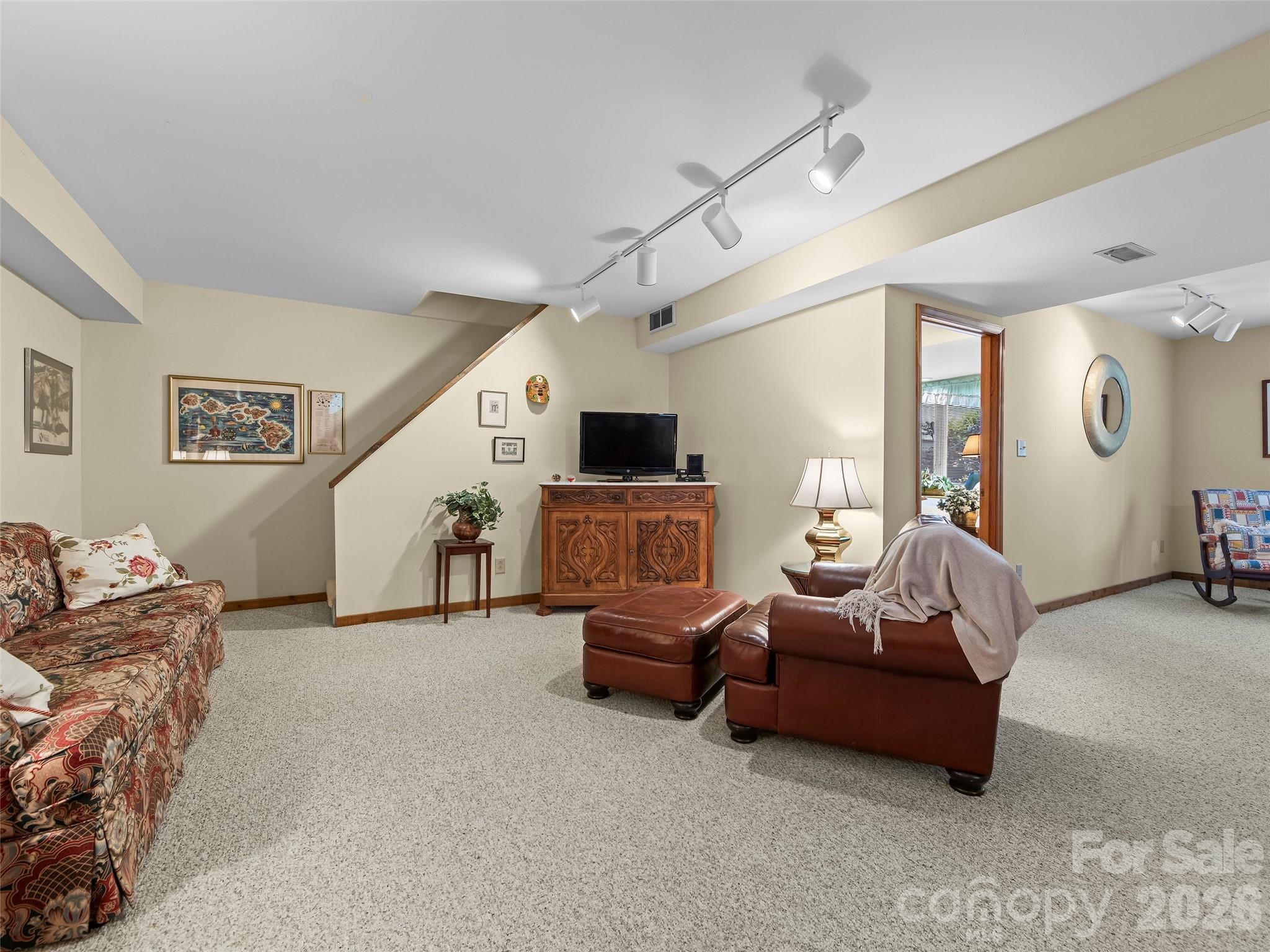 69 Forest Road Property Photo 31