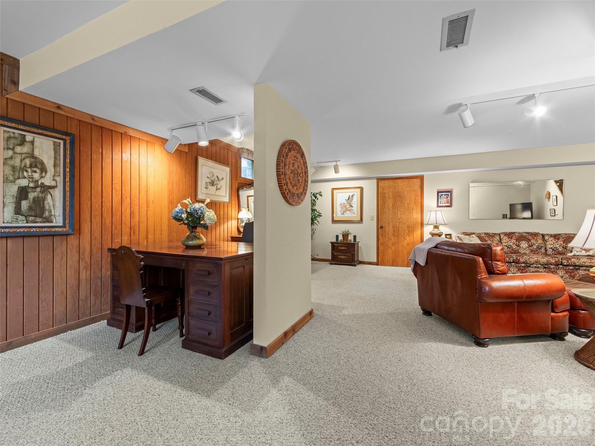69 Forest Road Property Photo 32