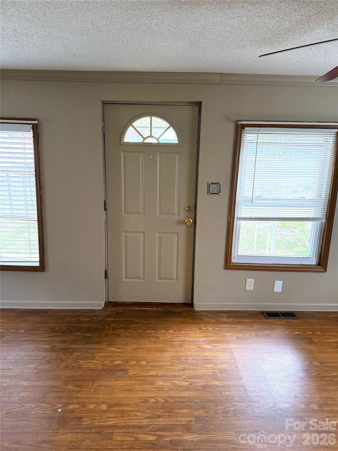 103 E Maryland Avenue Property Photo 5