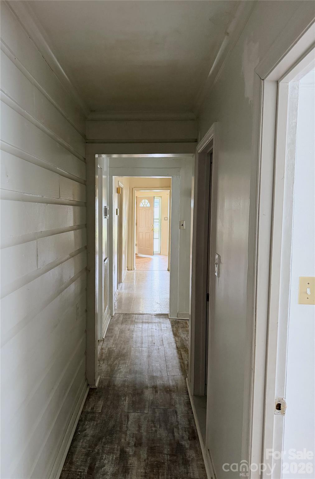 103 E Maryland Avenue Property Photo 12