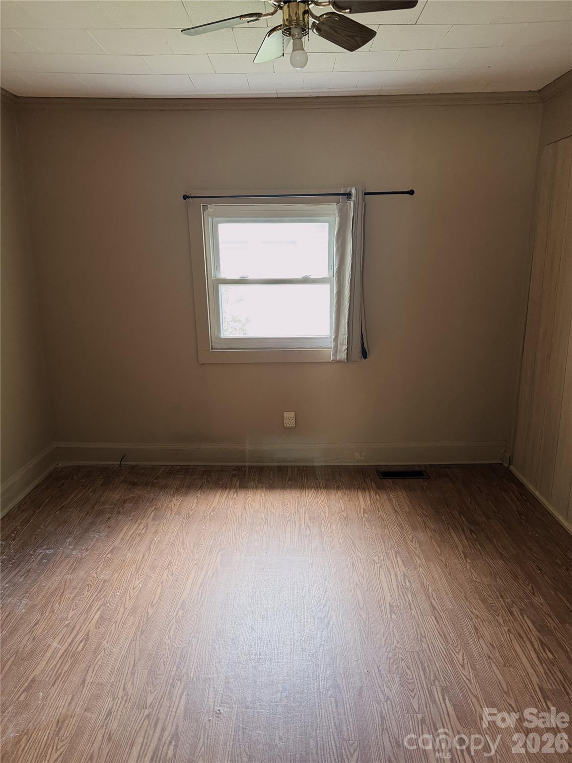103 E Maryland Avenue Property Photo 15