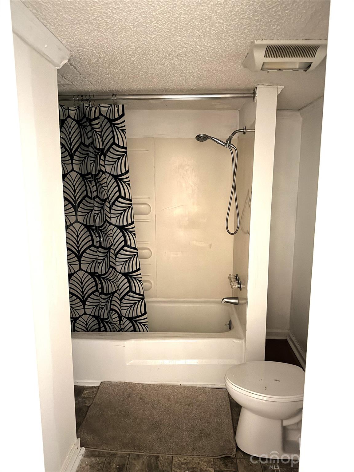 103 E Maryland Avenue Property Photo 18