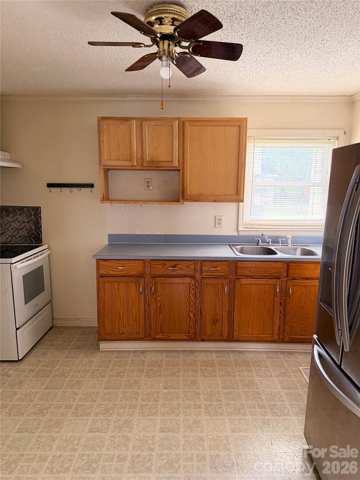103 E Maryland Avenue Property Photo 19