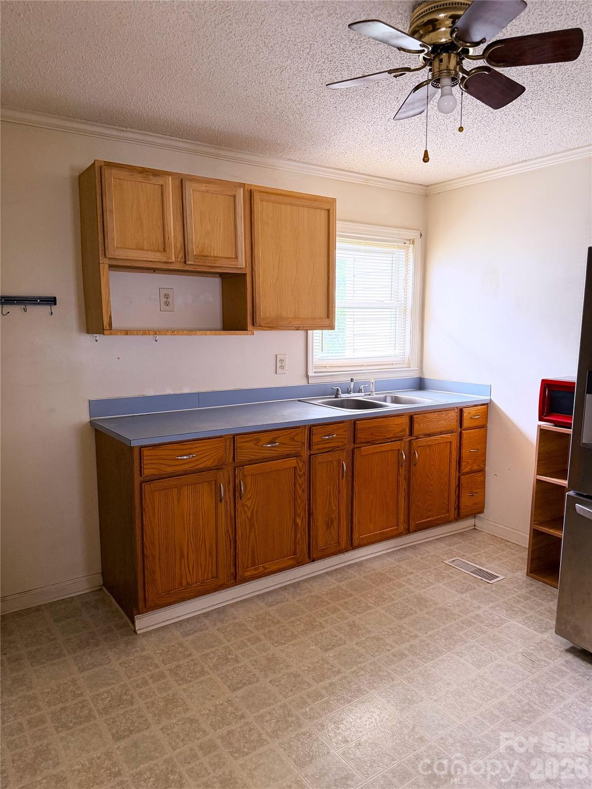 103 E Maryland Avenue Property Photo 21