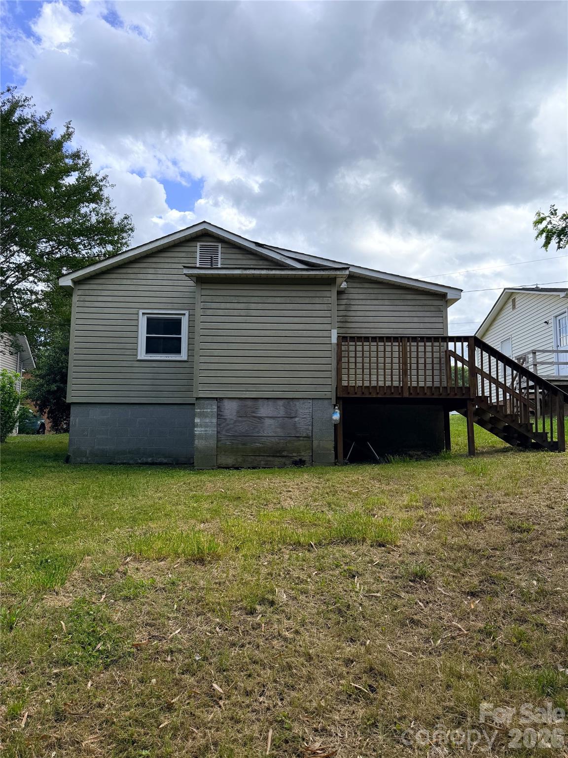 103 E Maryland Avenue Property Photo 27