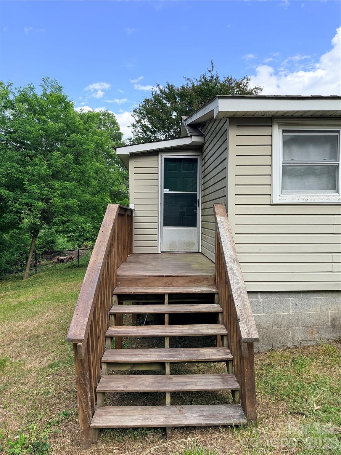 103 E Maryland Avenue Property Photo 29