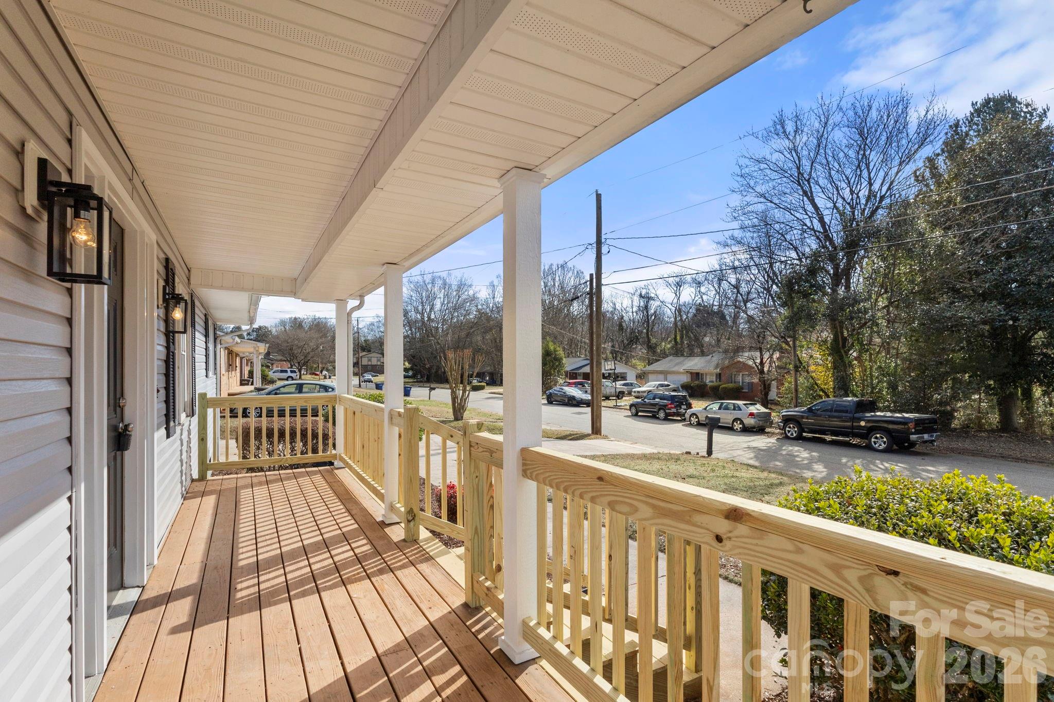 322 Holland Circle Property Photo 2