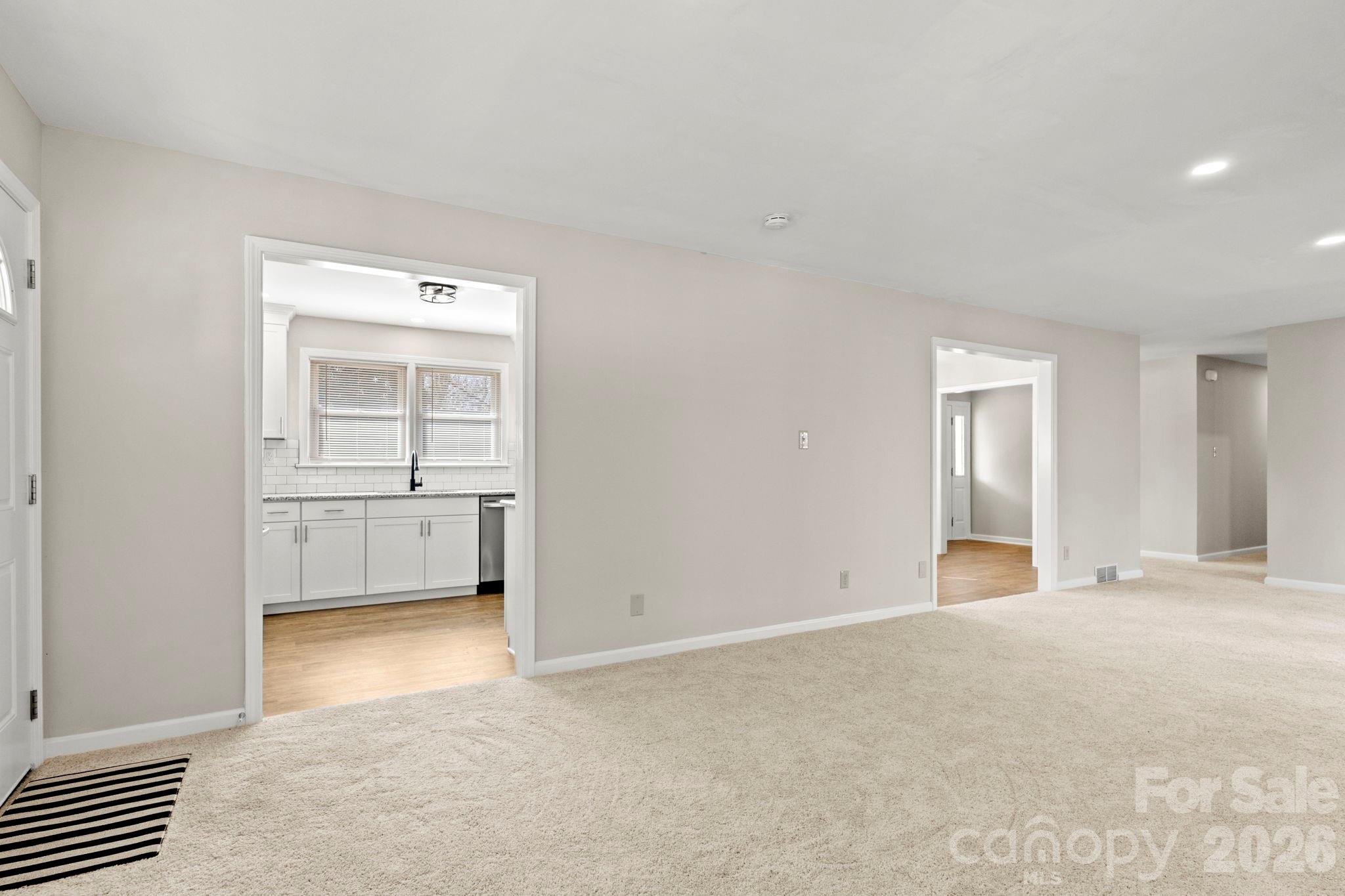 322 Holland Circle Property Photo 8