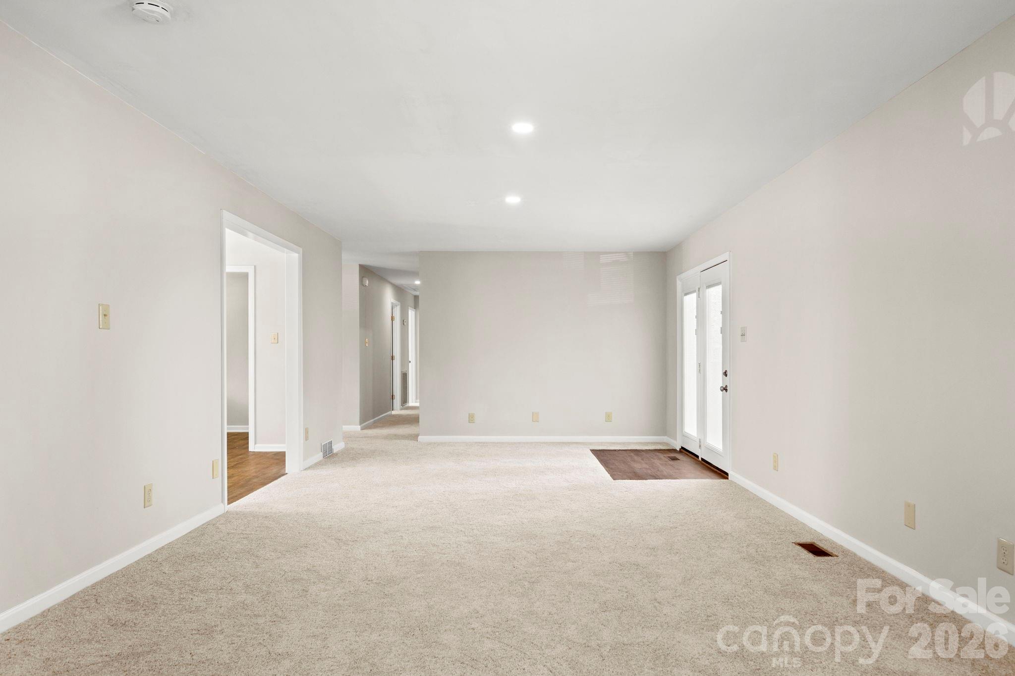 322 Holland Circle Property Photo 11