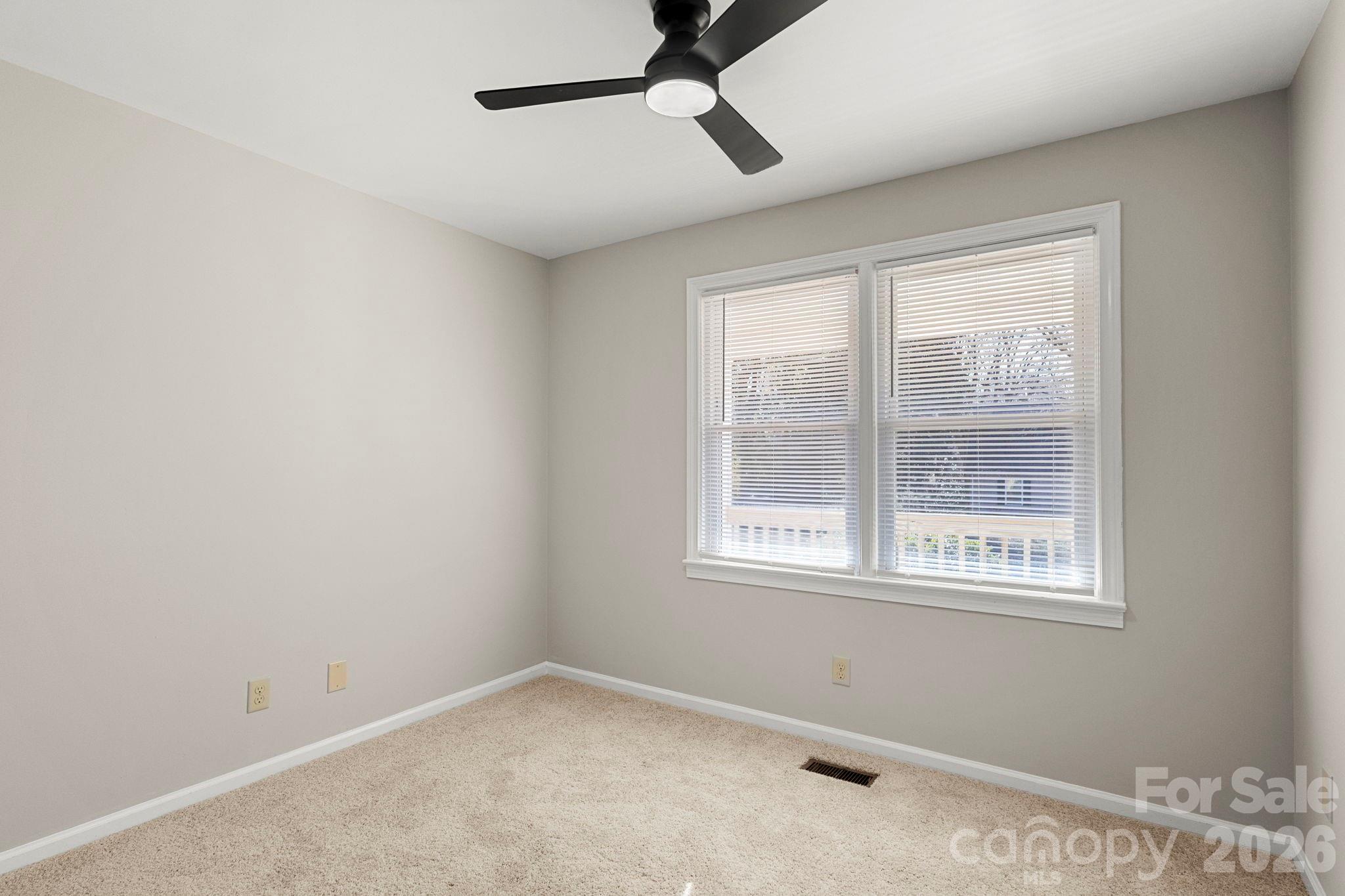 322 Holland Circle Property Photo 14