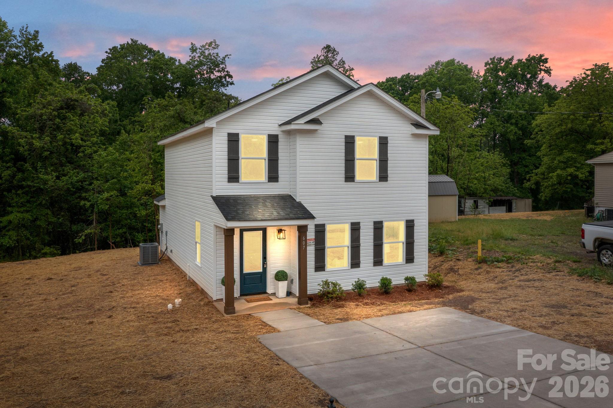 607 N Dixie Street Property Photo 1