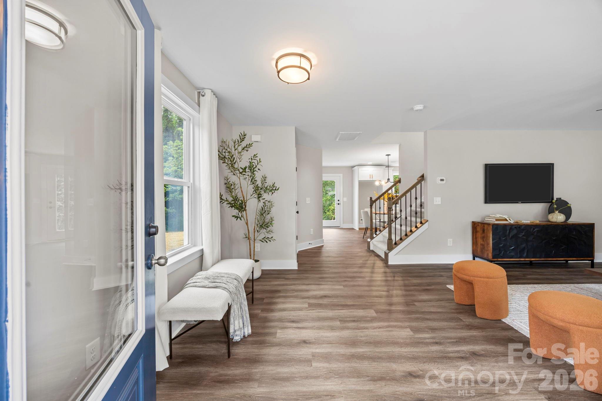 607 N Dixie Street Property Photo 2