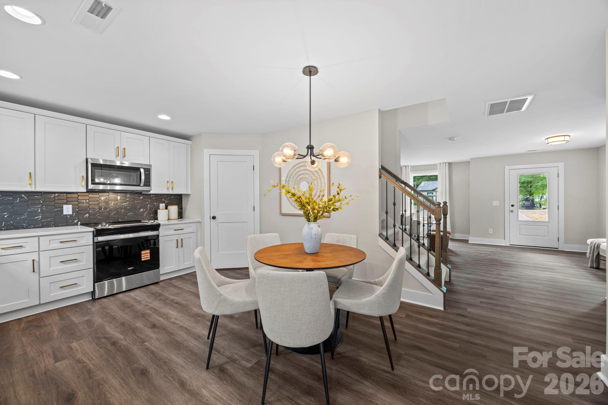 607 N Dixie Street Property Photo 5