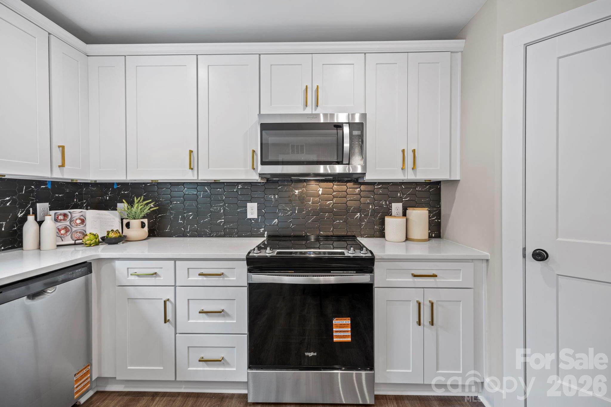 607 N Dixie Street Property Photo 6