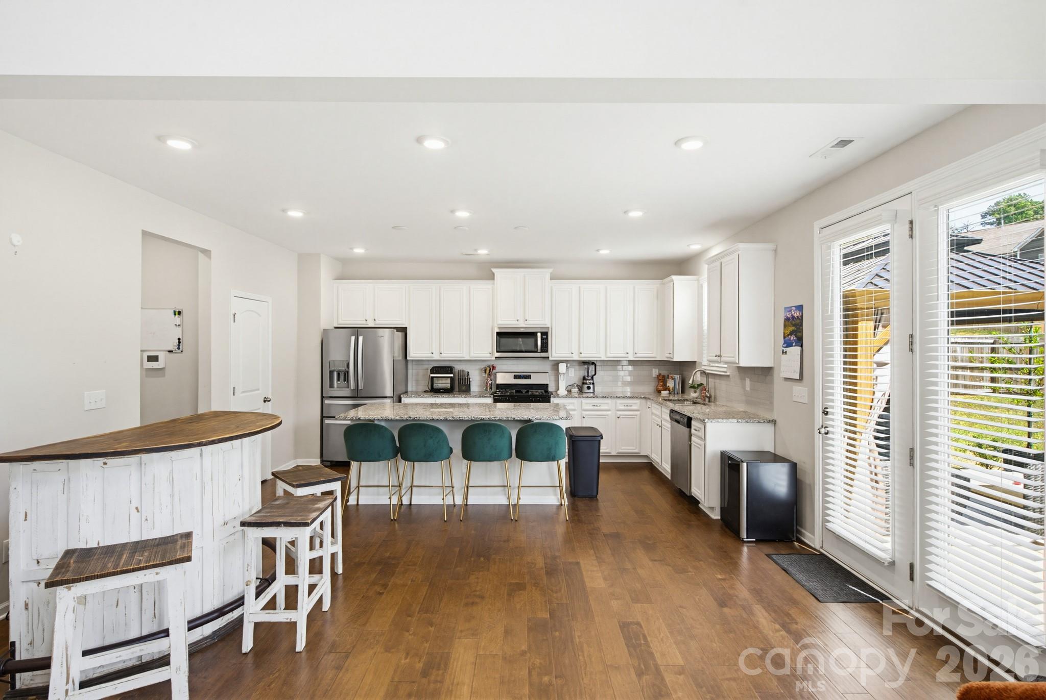 840 Oak Manor Drive Property Photo 16