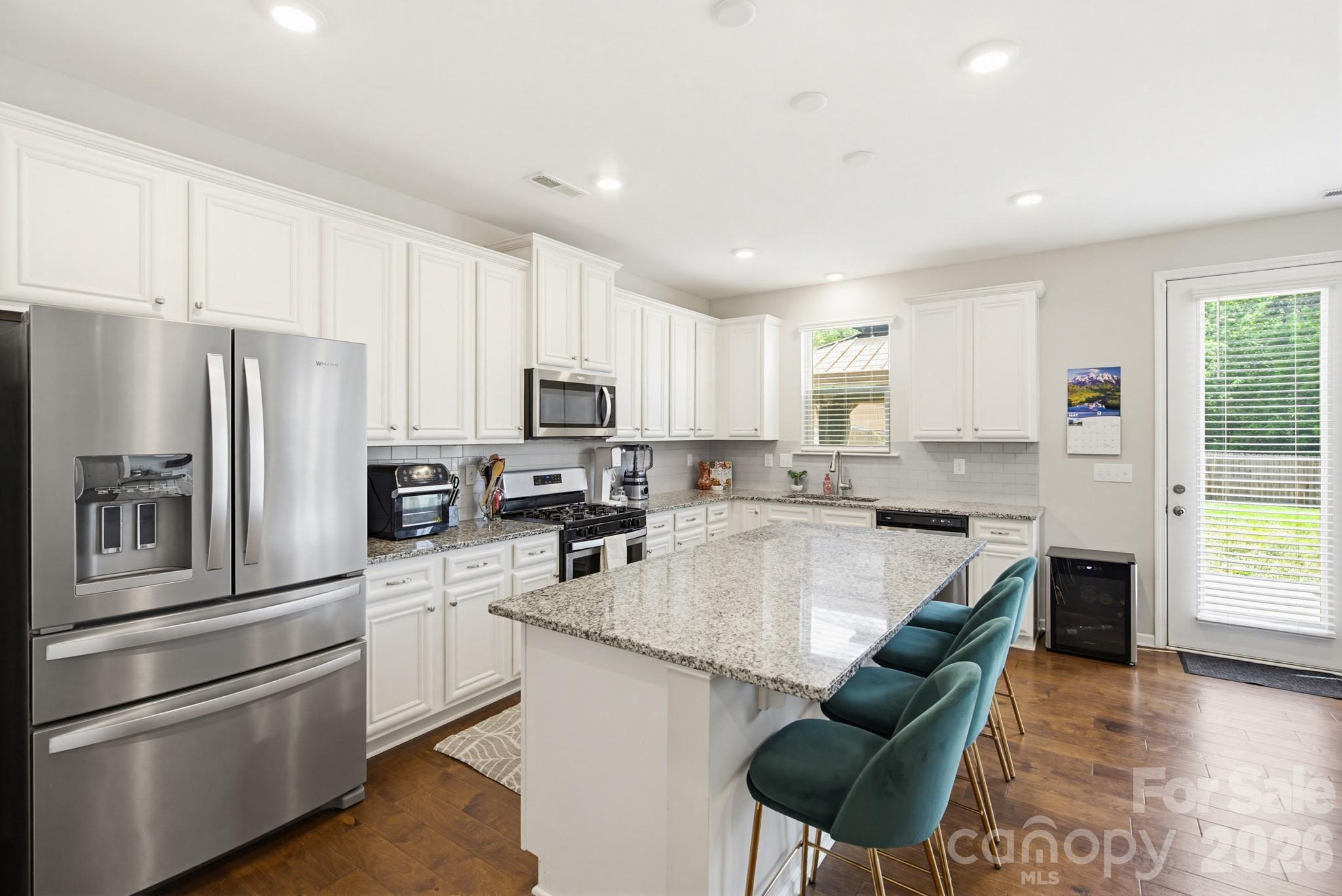 840 Oak Manor Drive Property Photo 17