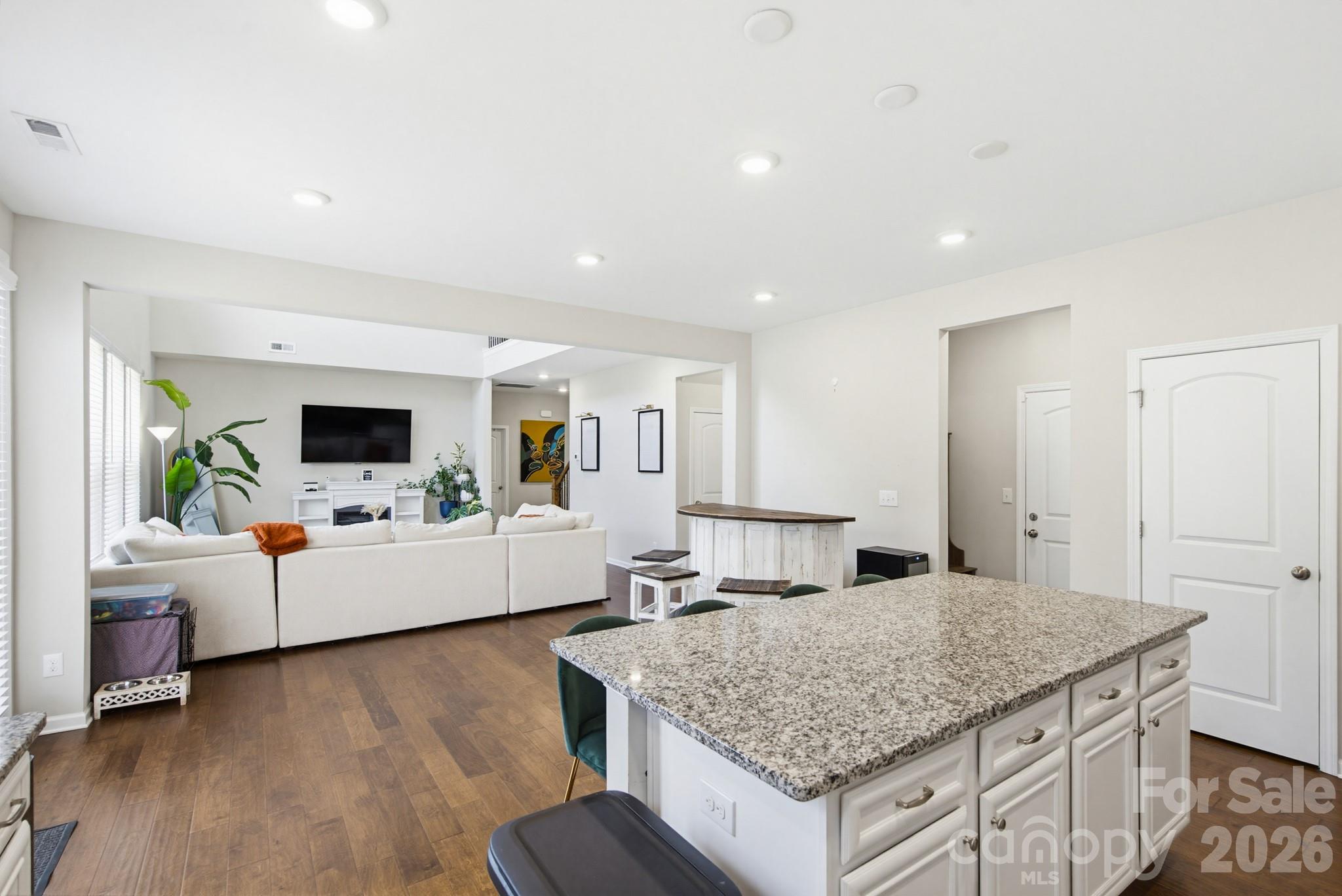 840 Oak Manor Drive Property Photo 18