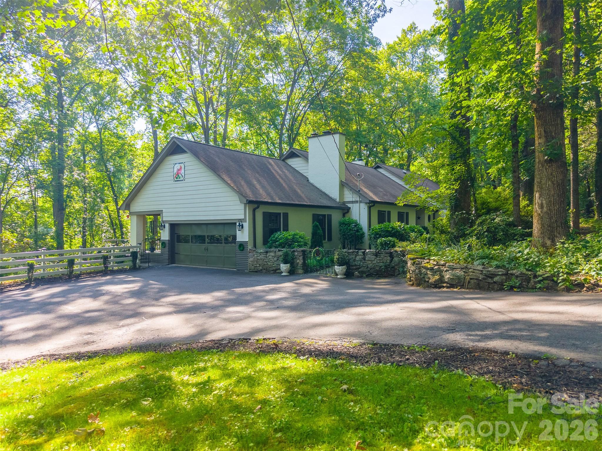 77 Oakwood Lane Property Photo 1