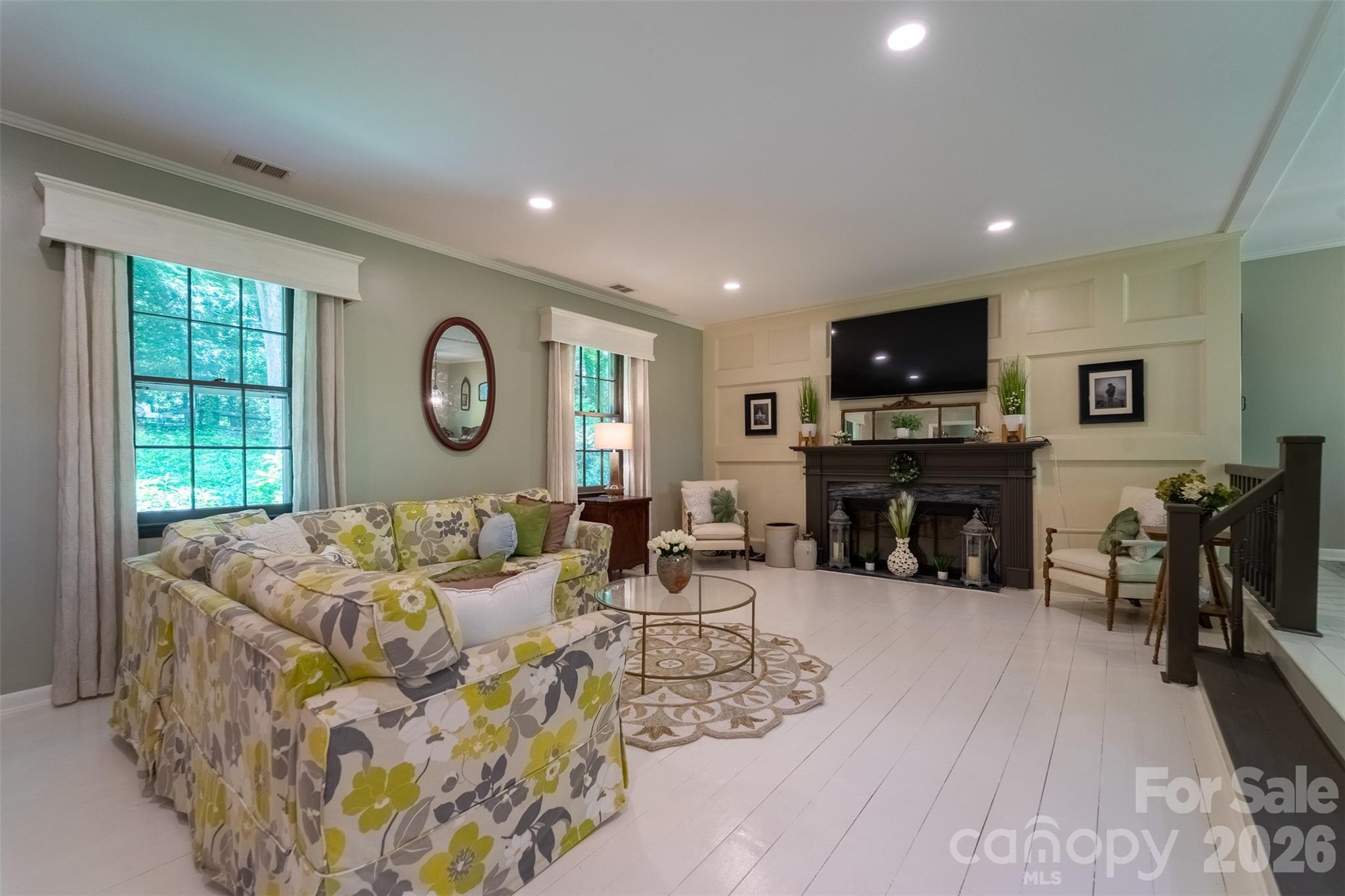 77 Oakwood Lane Property Photo 8