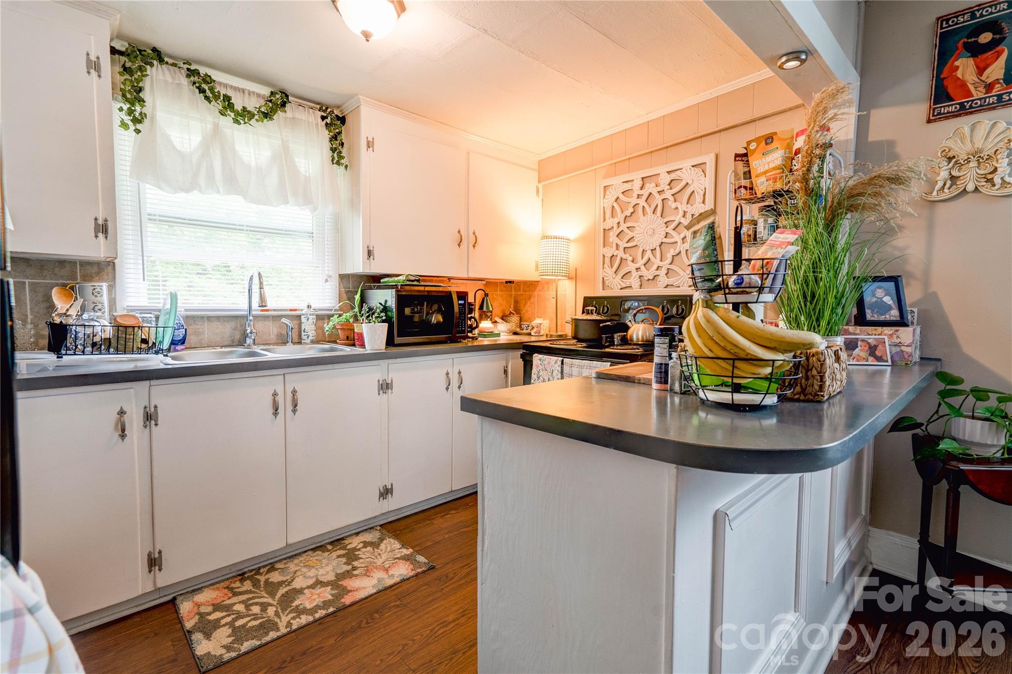 223 Waco Road Property Photo 6
