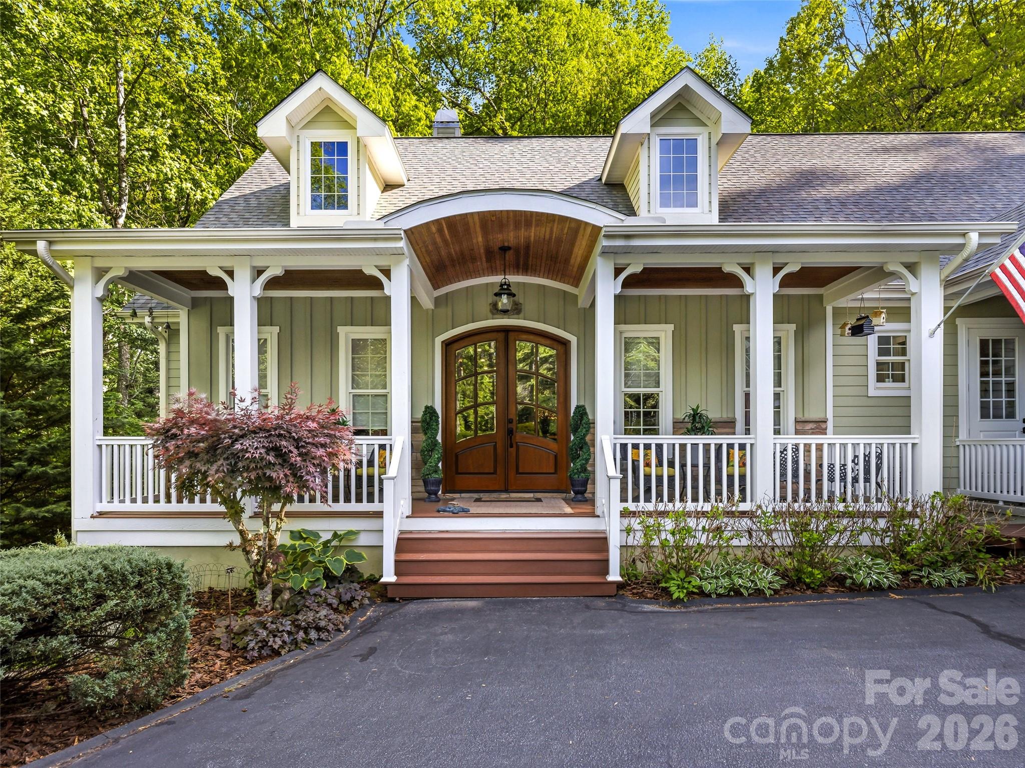 329 Kenmure Drive Property Photo 2