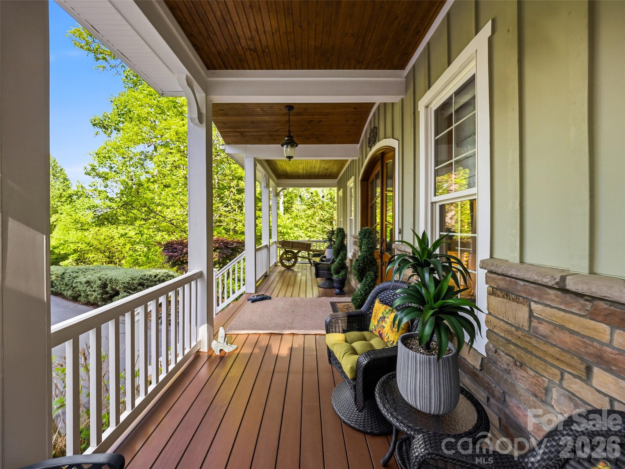 329 Kenmure Drive Property Photo 6