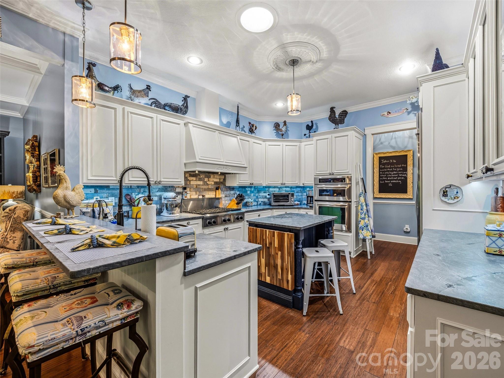 329 Kenmure Drive Property Photo 14