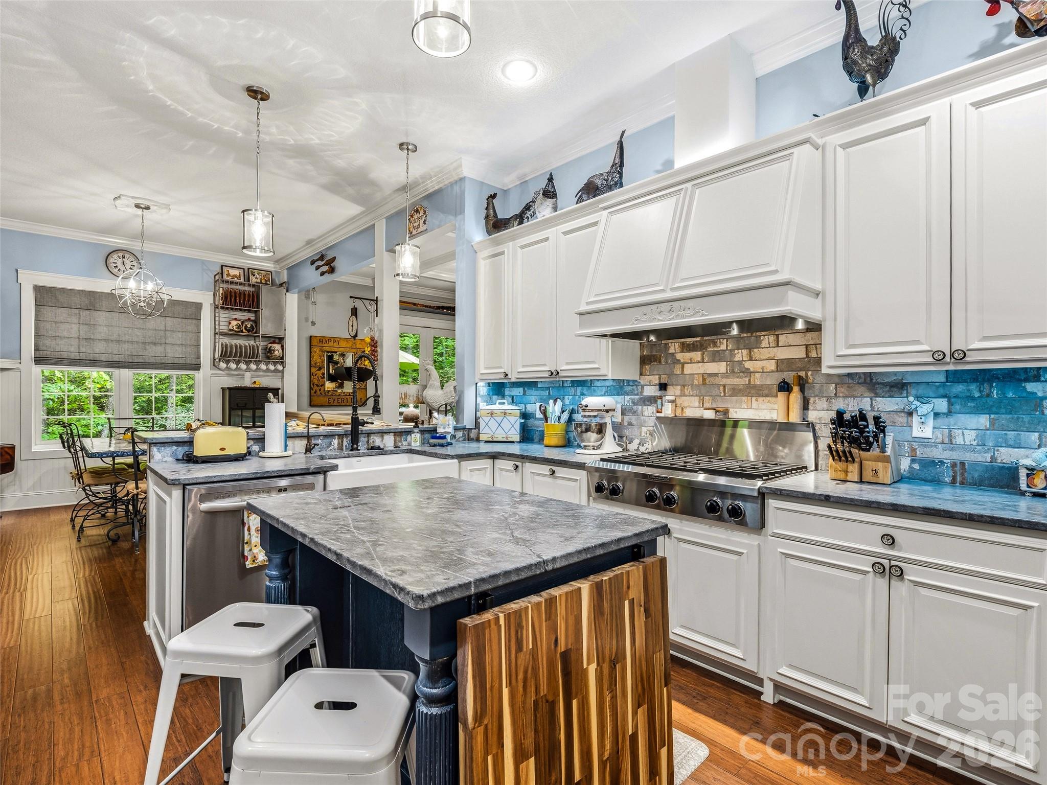 329 Kenmure Drive Property Photo 16