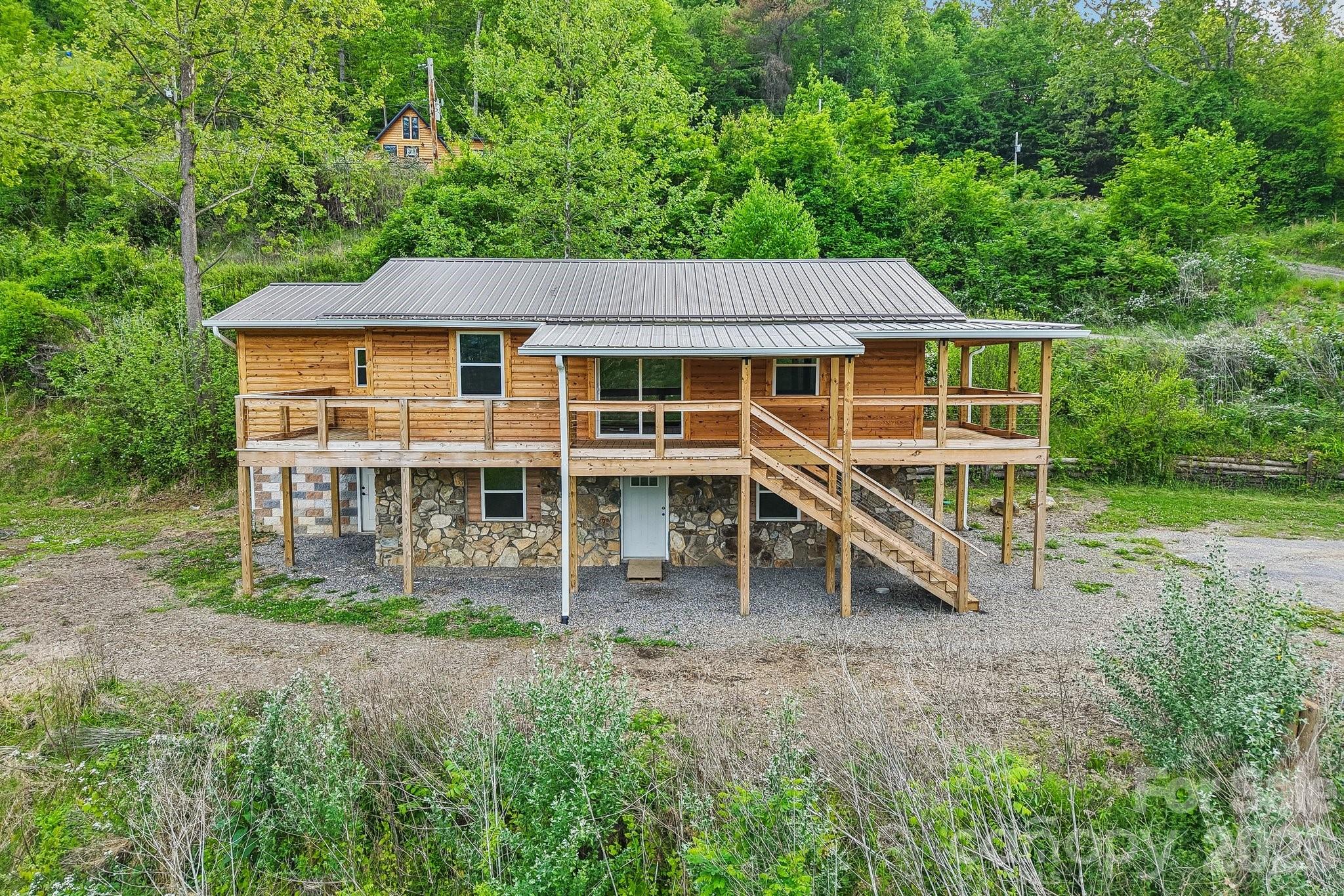 137 Red Maple Lane Property Photo 1
