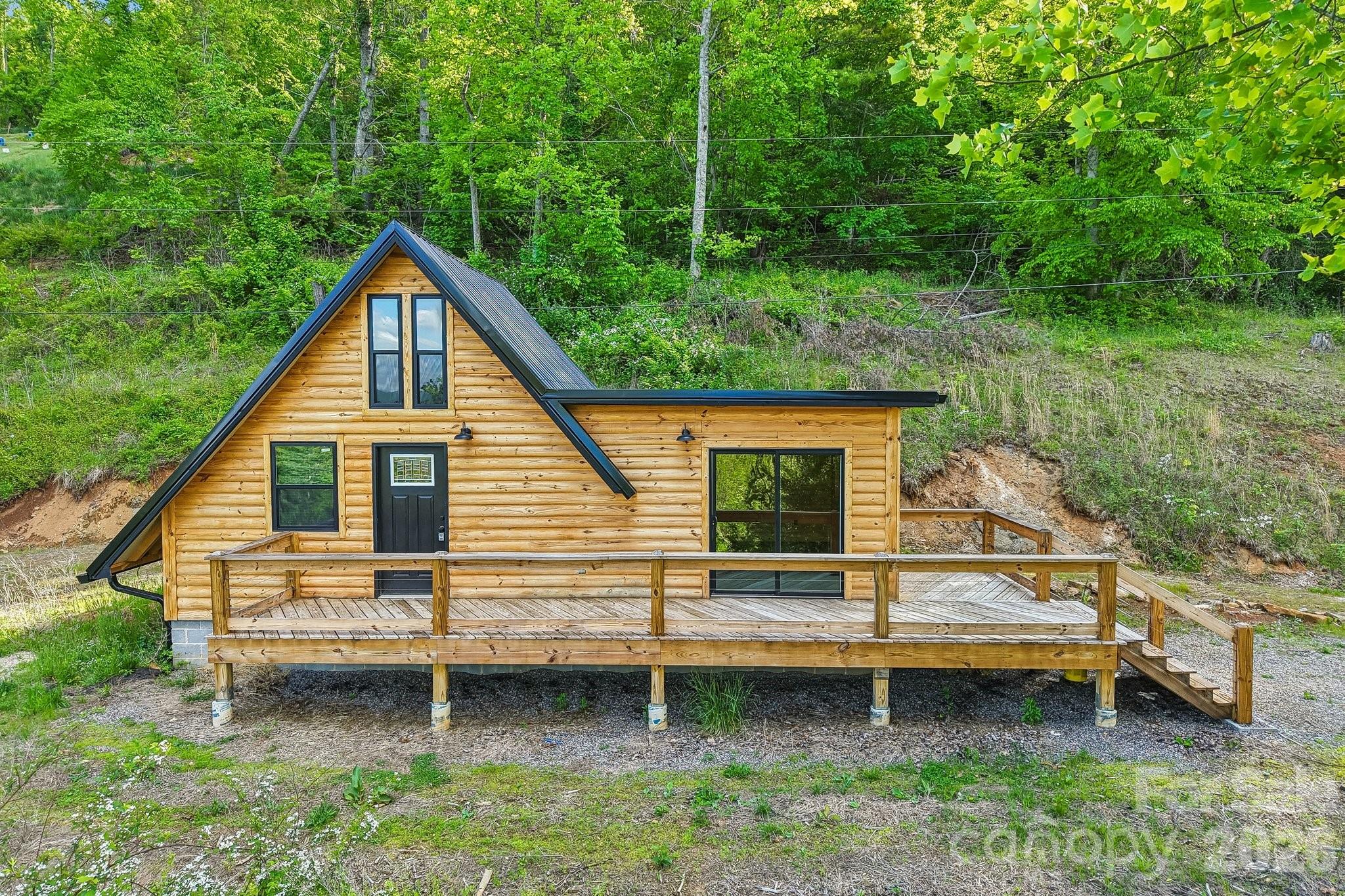 137 Red Maple Lane Property Photo 2