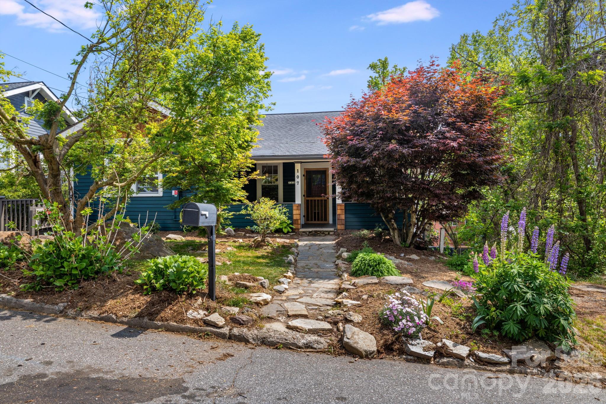 107 Courtland Avenue Property Photo 1