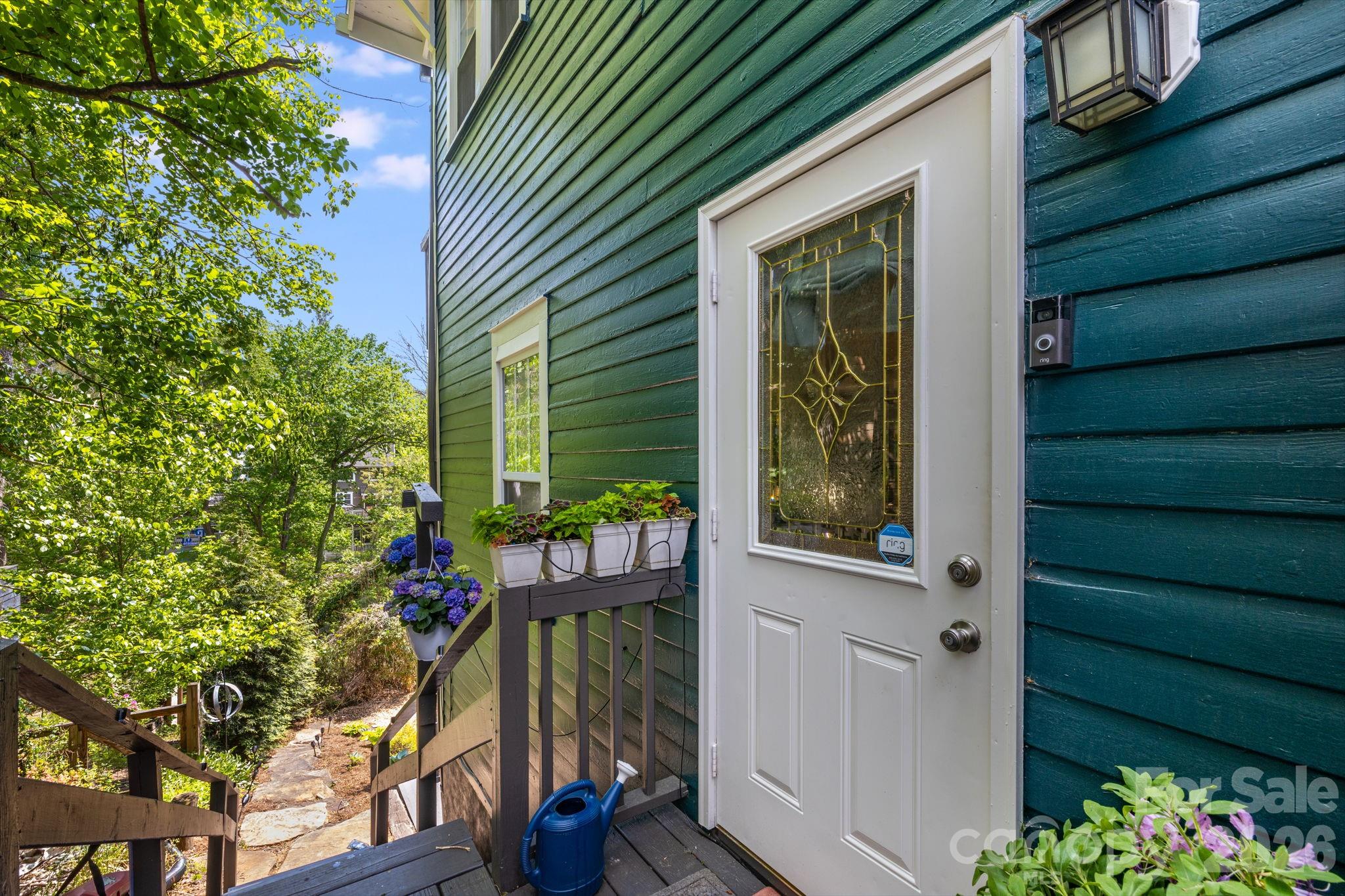 107 Courtland Avenue Property Photo 21