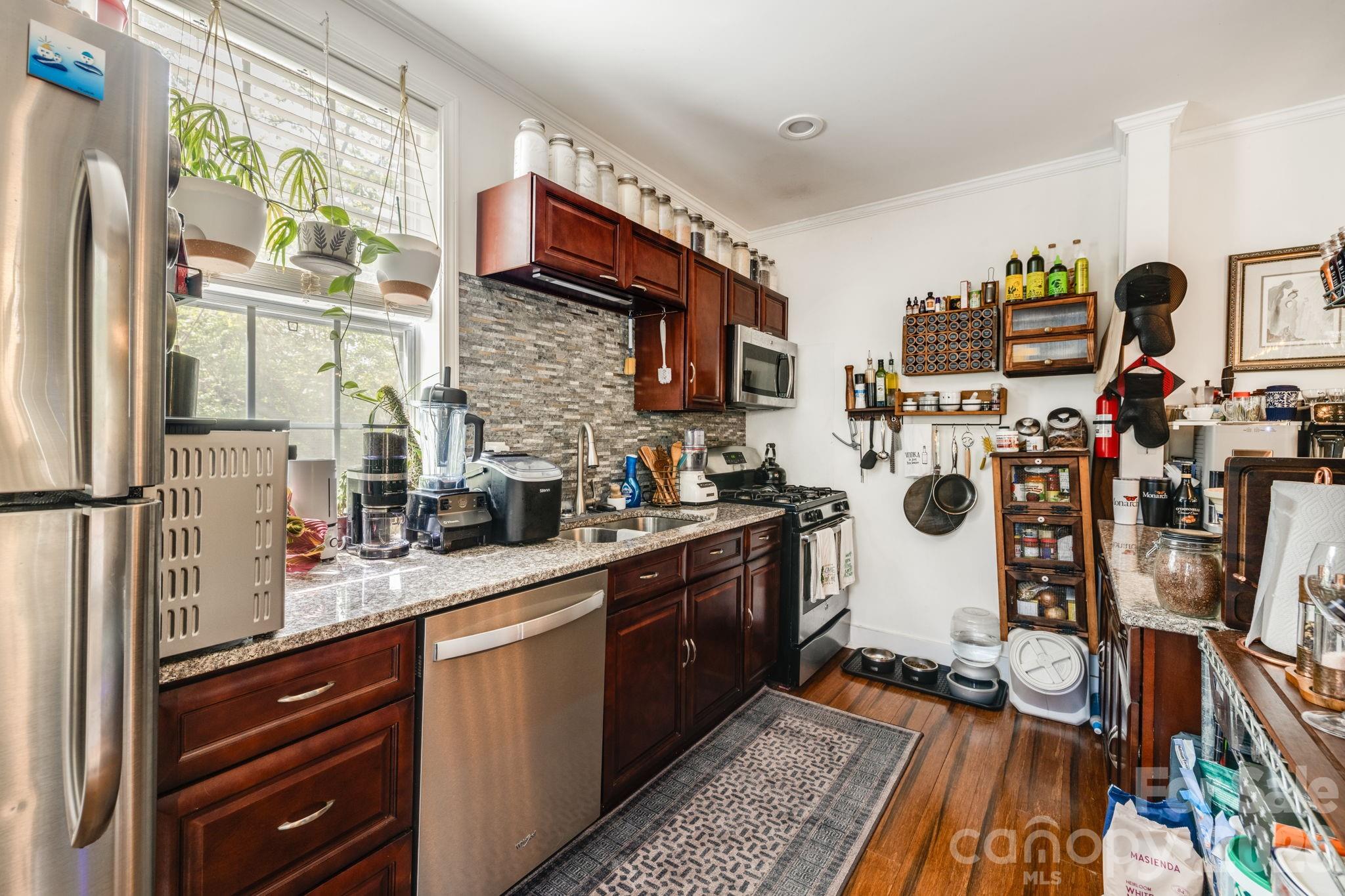 107 Courtland Avenue Property Photo 27