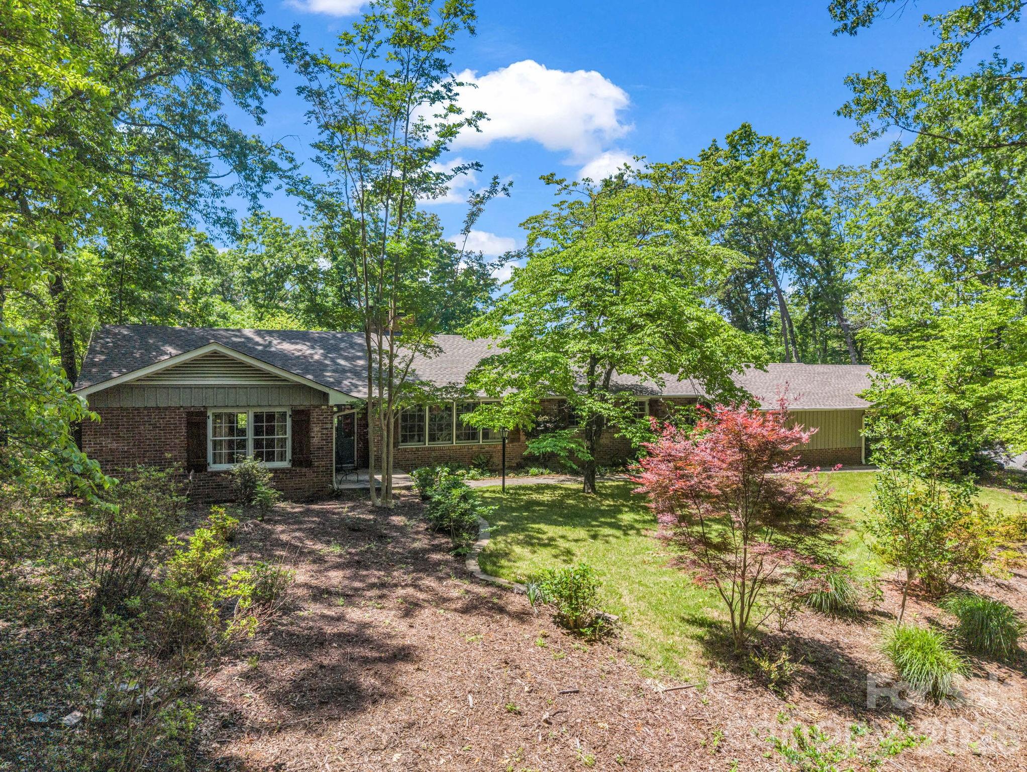 7 Hearthstone Lane Property Photo 4