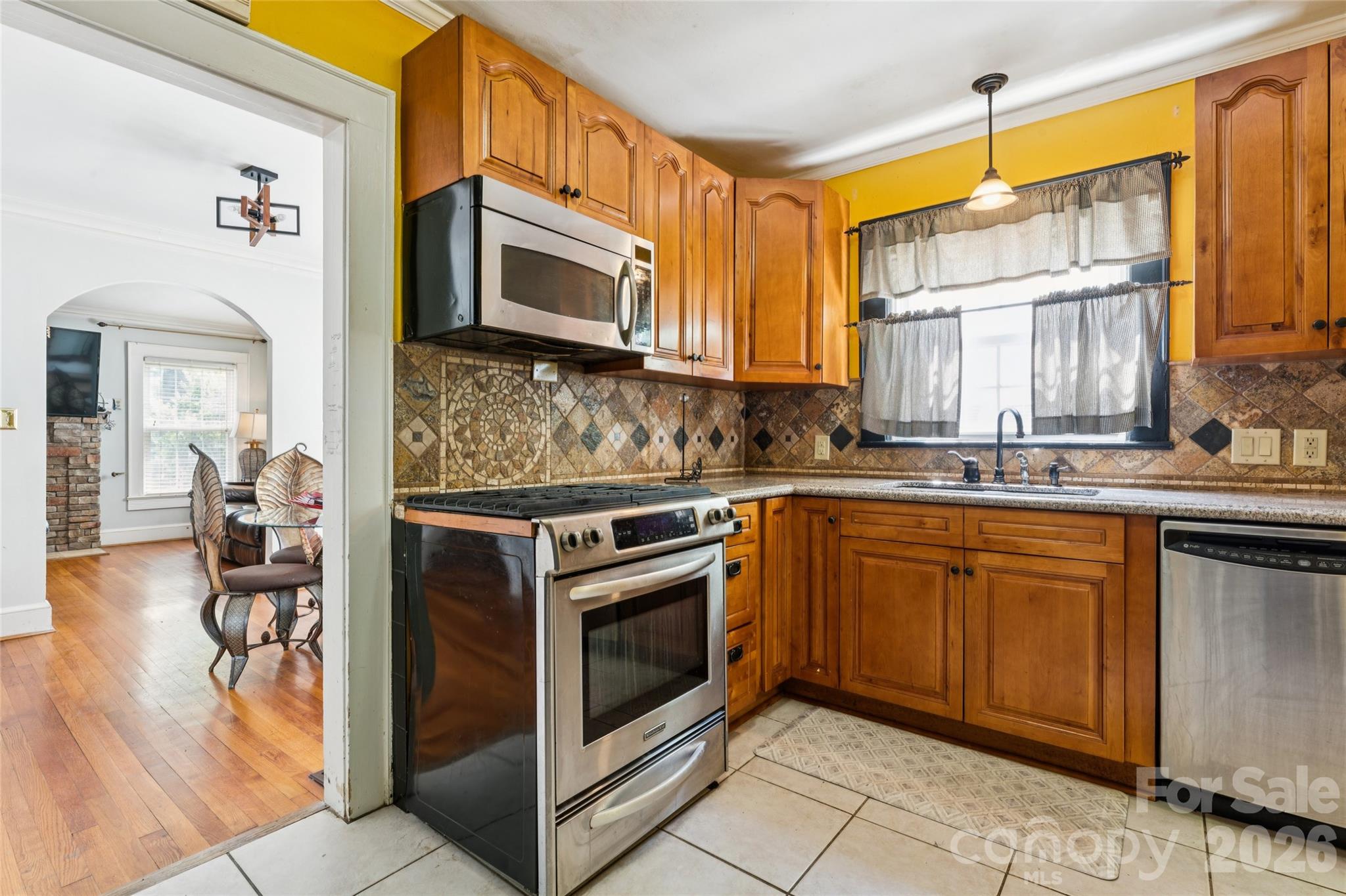 2224 Dundeen Street Property Photo 7
