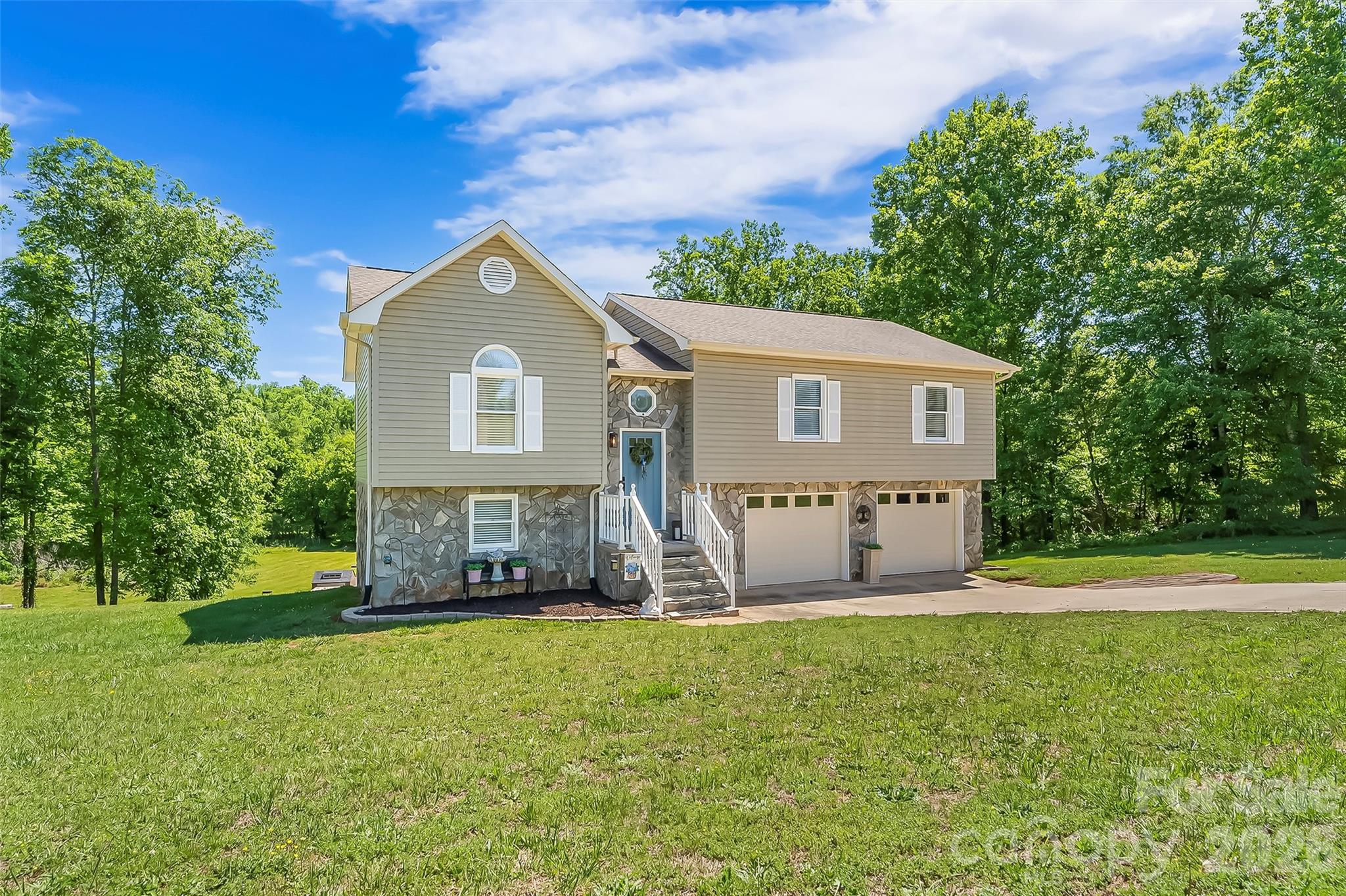 3104 Zion Church Road Property Photo 1