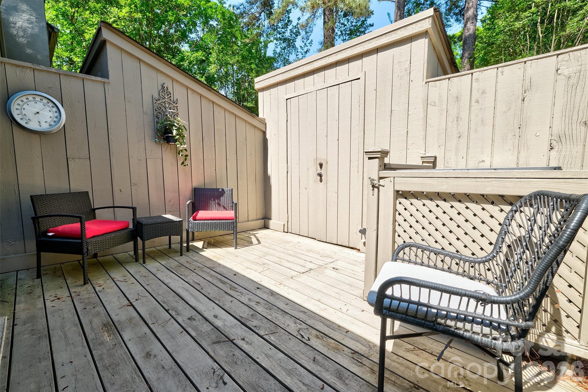 114 Pine Grove Circle Property Photo 4
