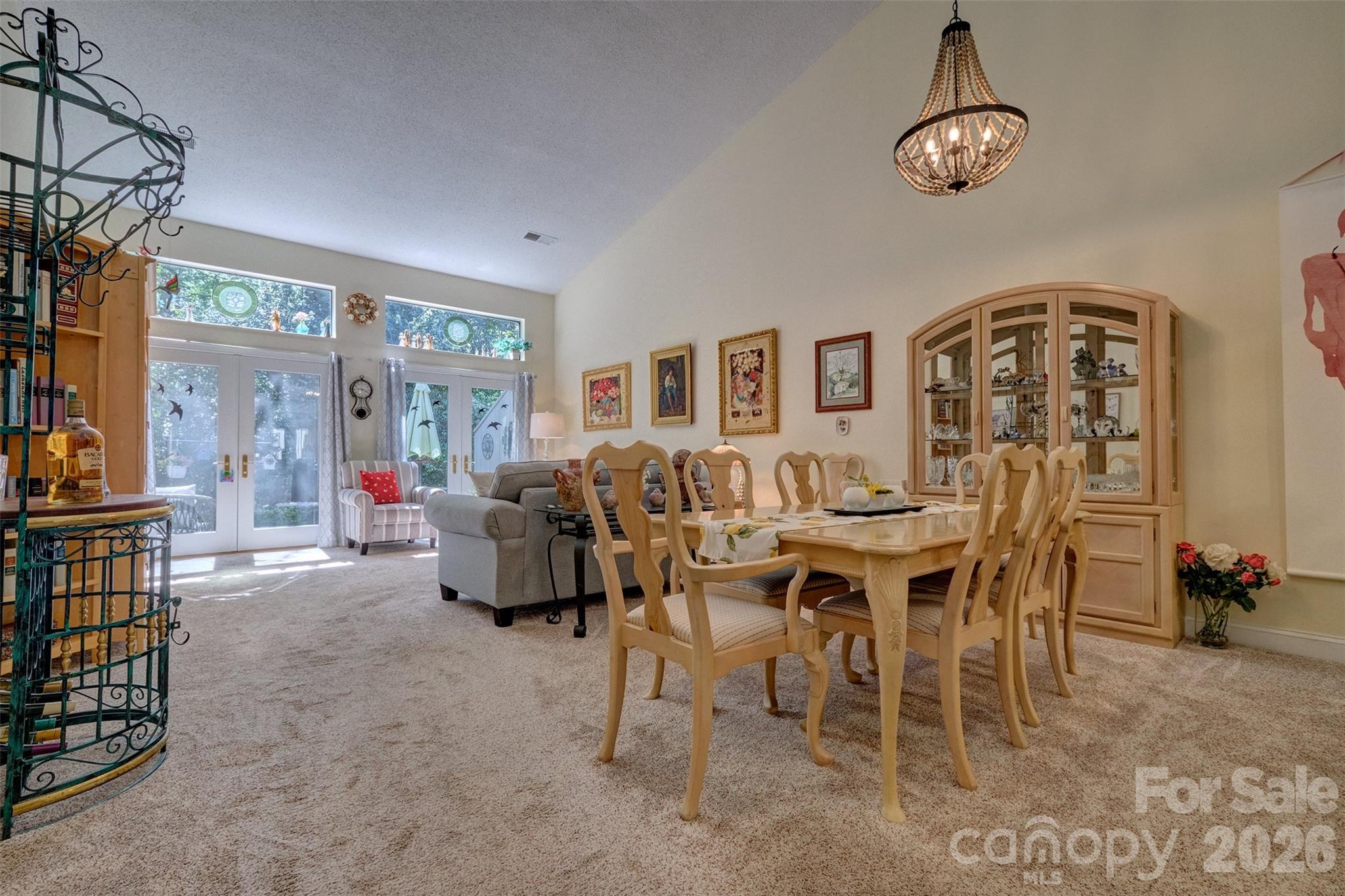 114 Pine Grove Circle Property Photo 6