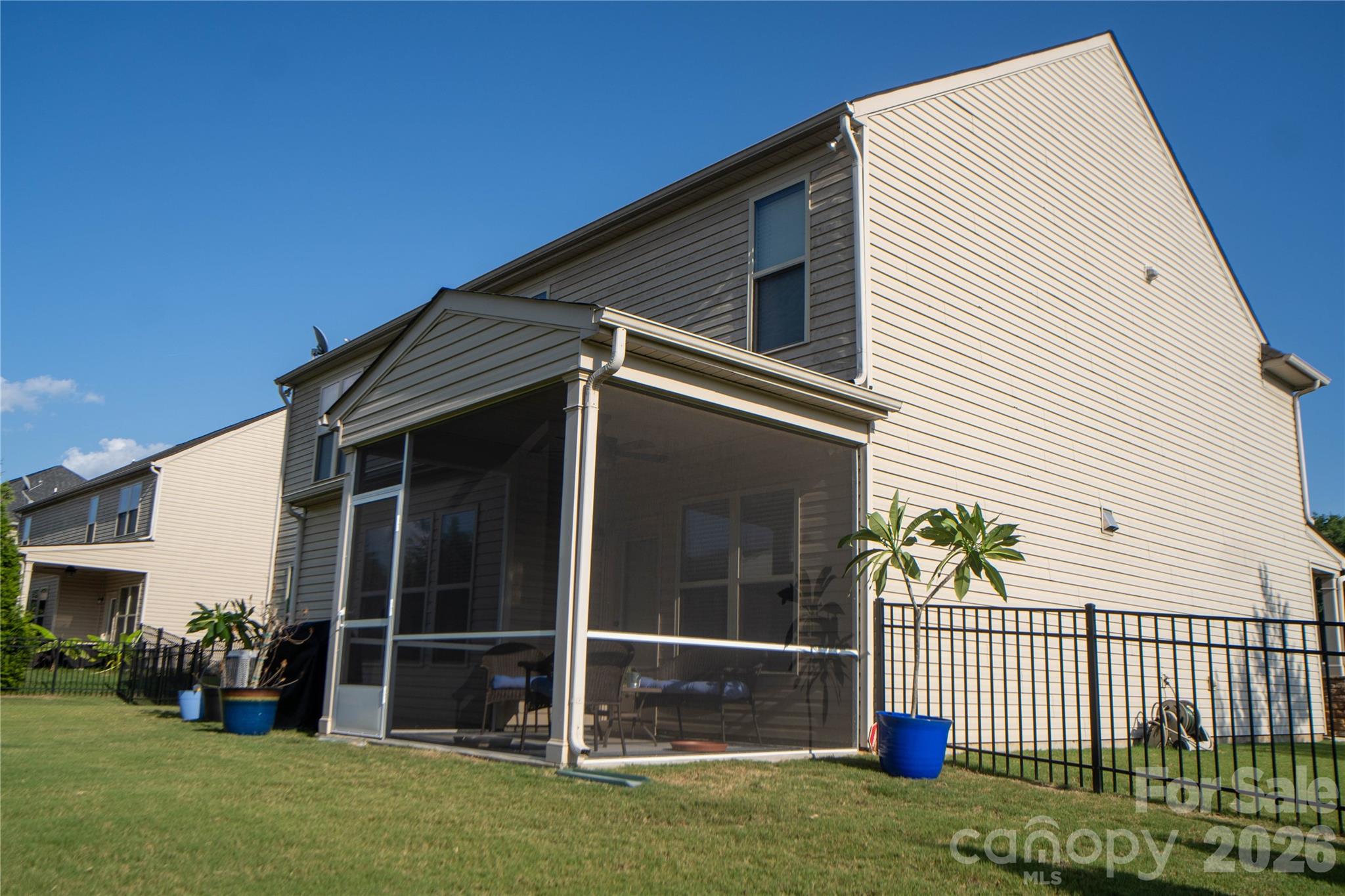 3942 Kestrel Lane Property Photo 4