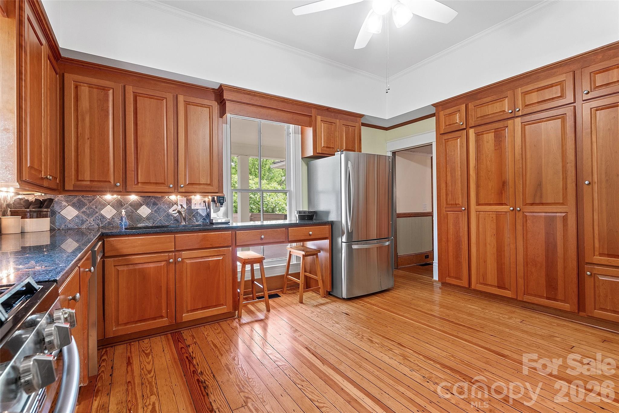 602 N Main Street Property Photo 15