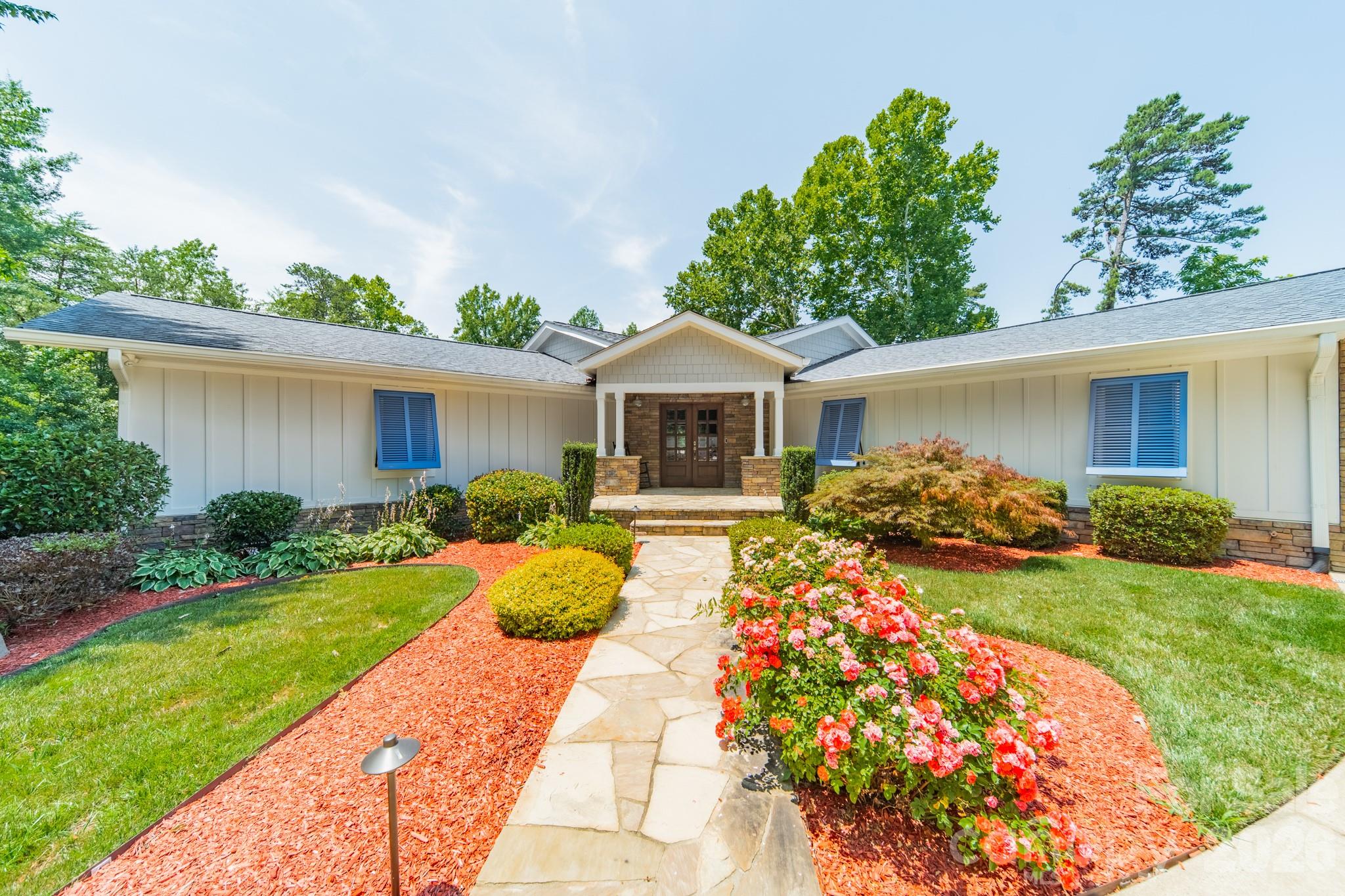 19533 Bustle Road Property Photo 1