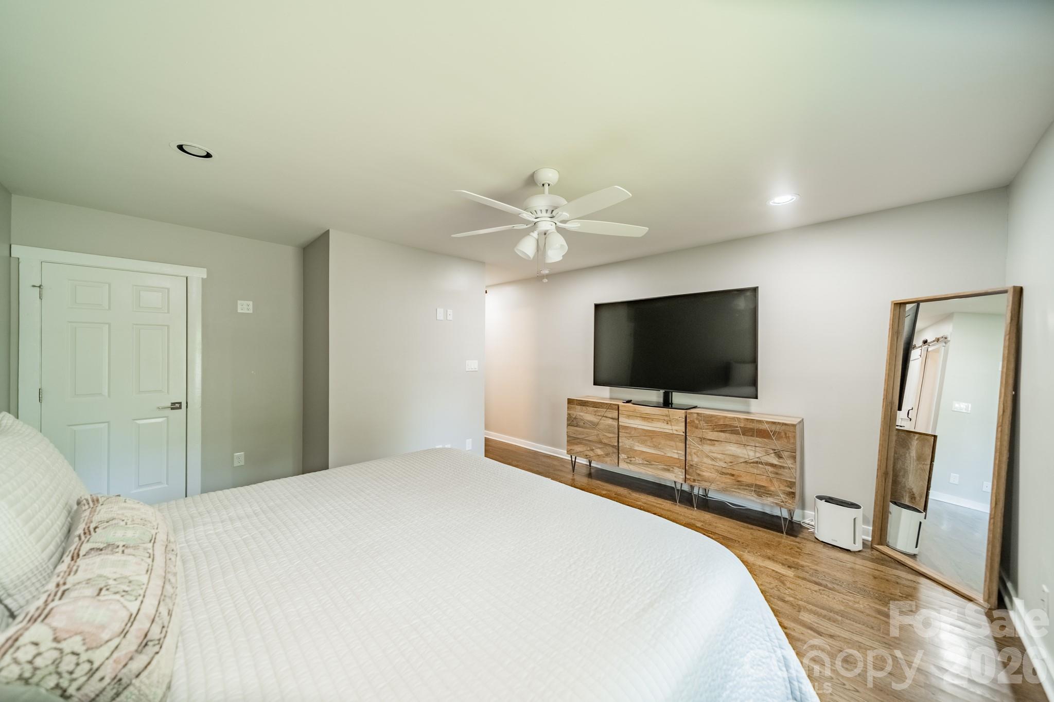 19533 Bustle Road Property Photo 22