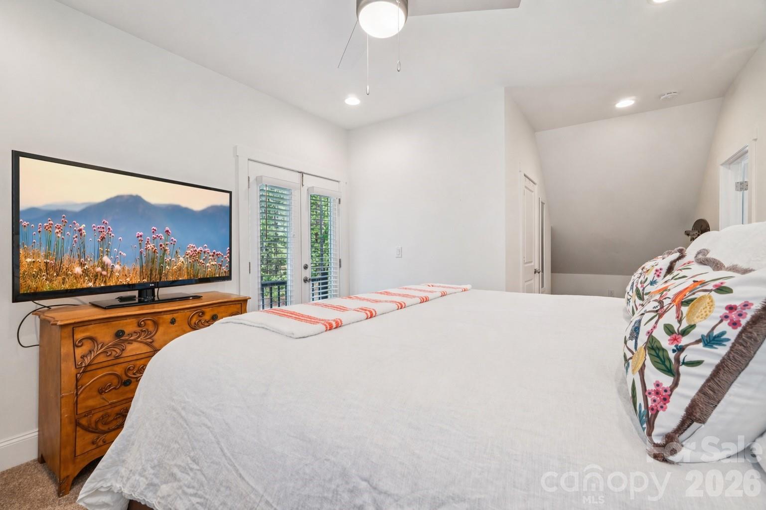209 Holdsworth Drive Property Photo 35