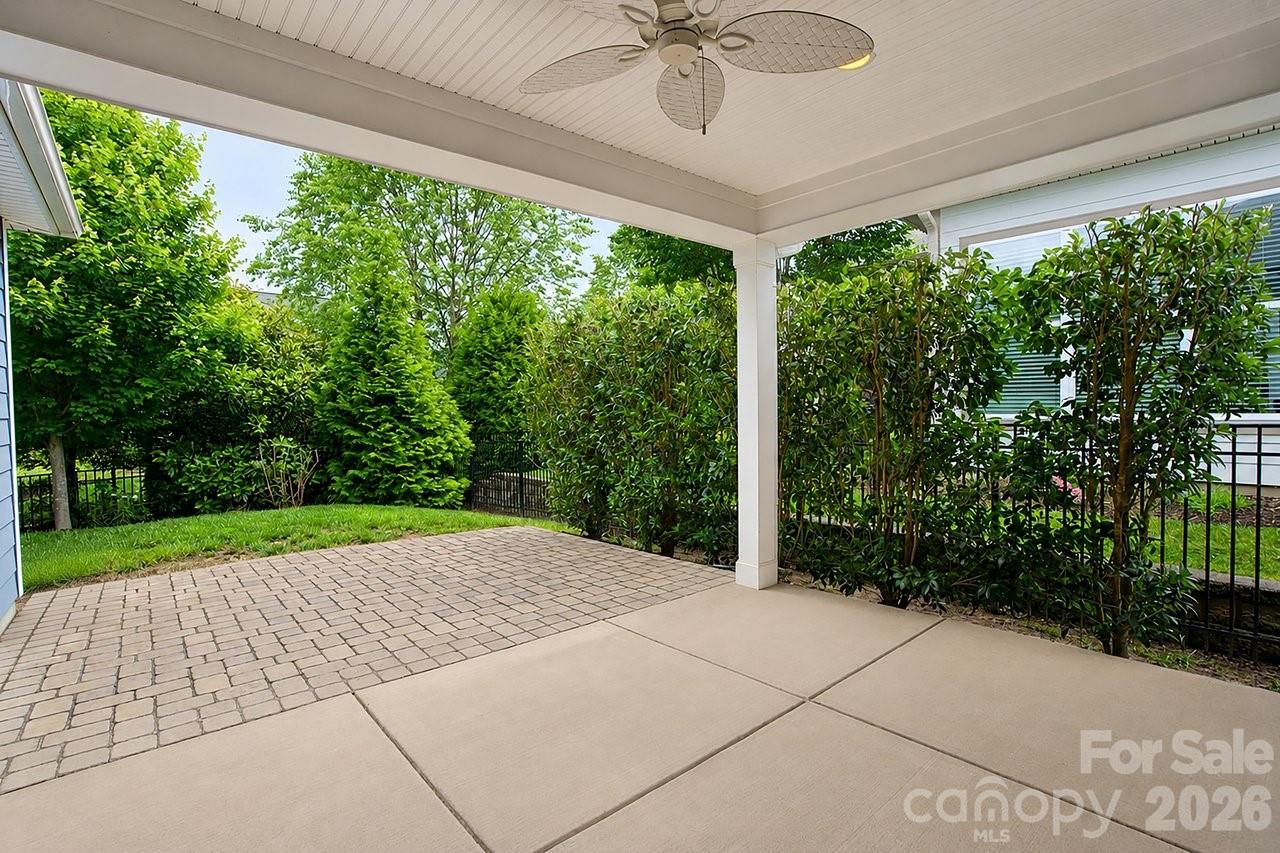 5149 Looking Glass Trail Property Photo 2