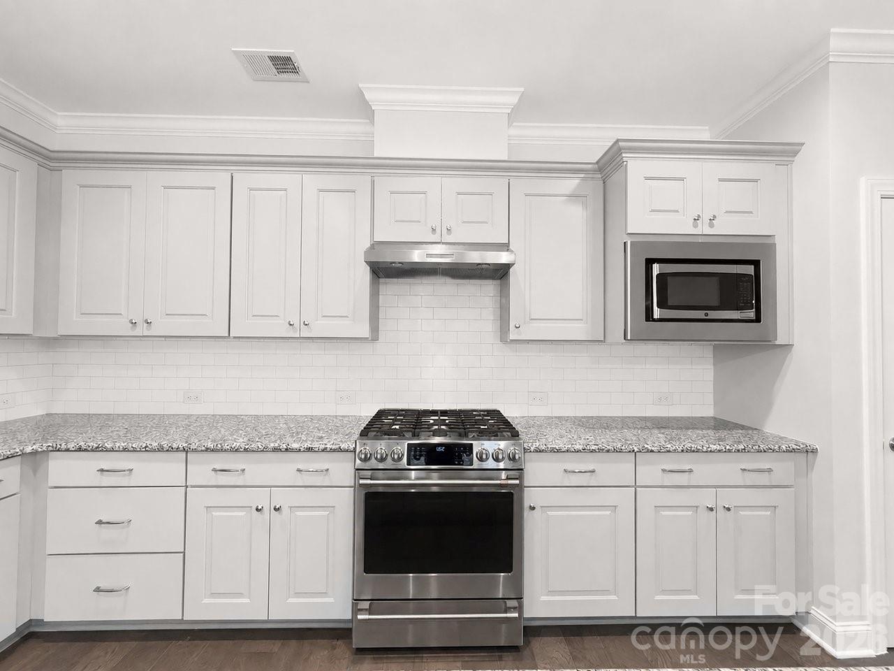 5149 Looking Glass Trail Property Photo 15