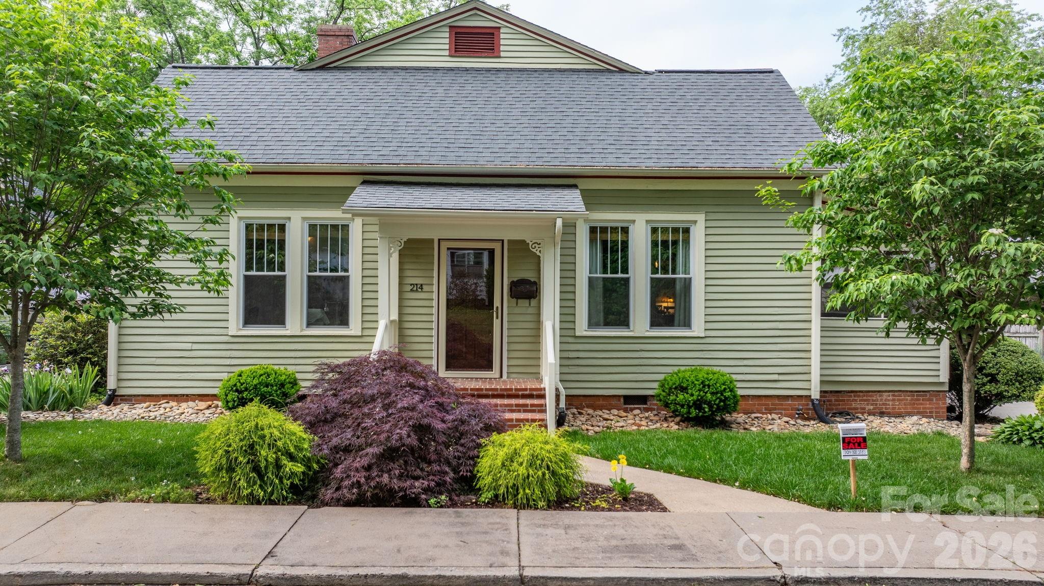 214 Webb Street Property Photo 1