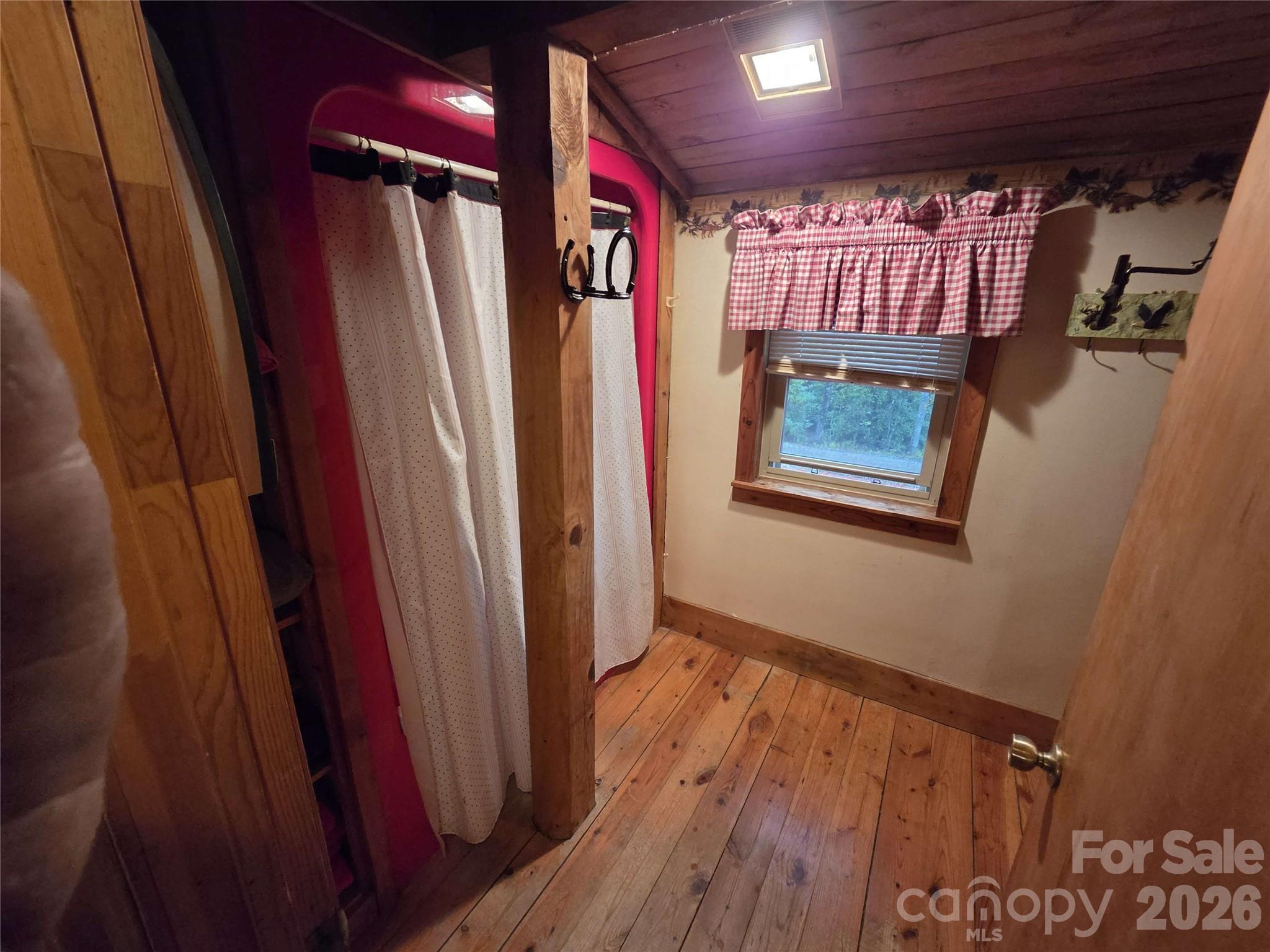 692 Buck Hill Road Property Photo 15