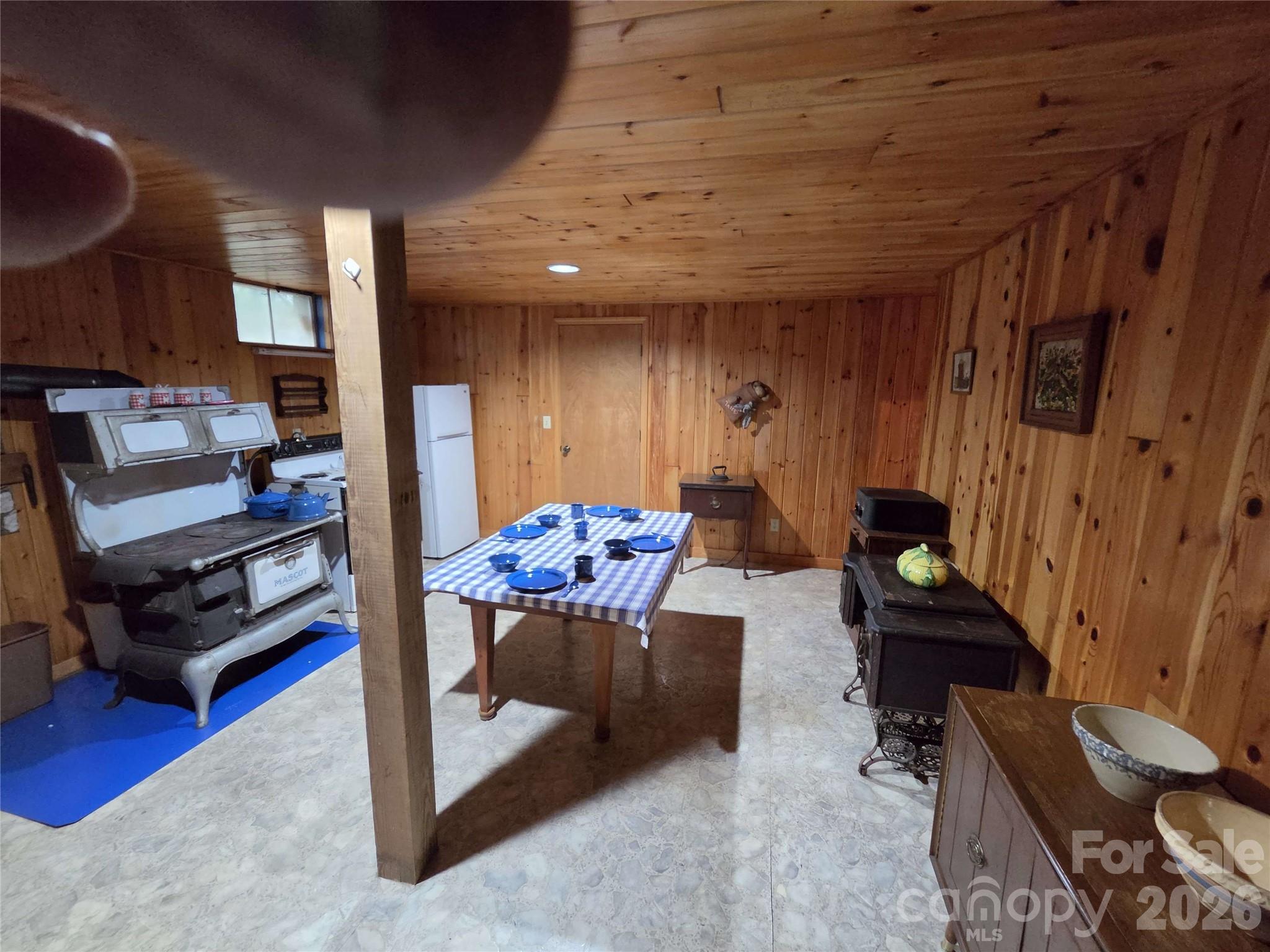 692 Buck Hill Road Property Photo 28