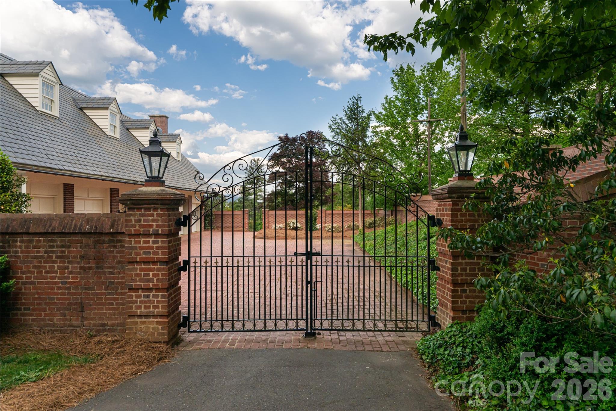 324 Vanderbilt Road Property Photo 43